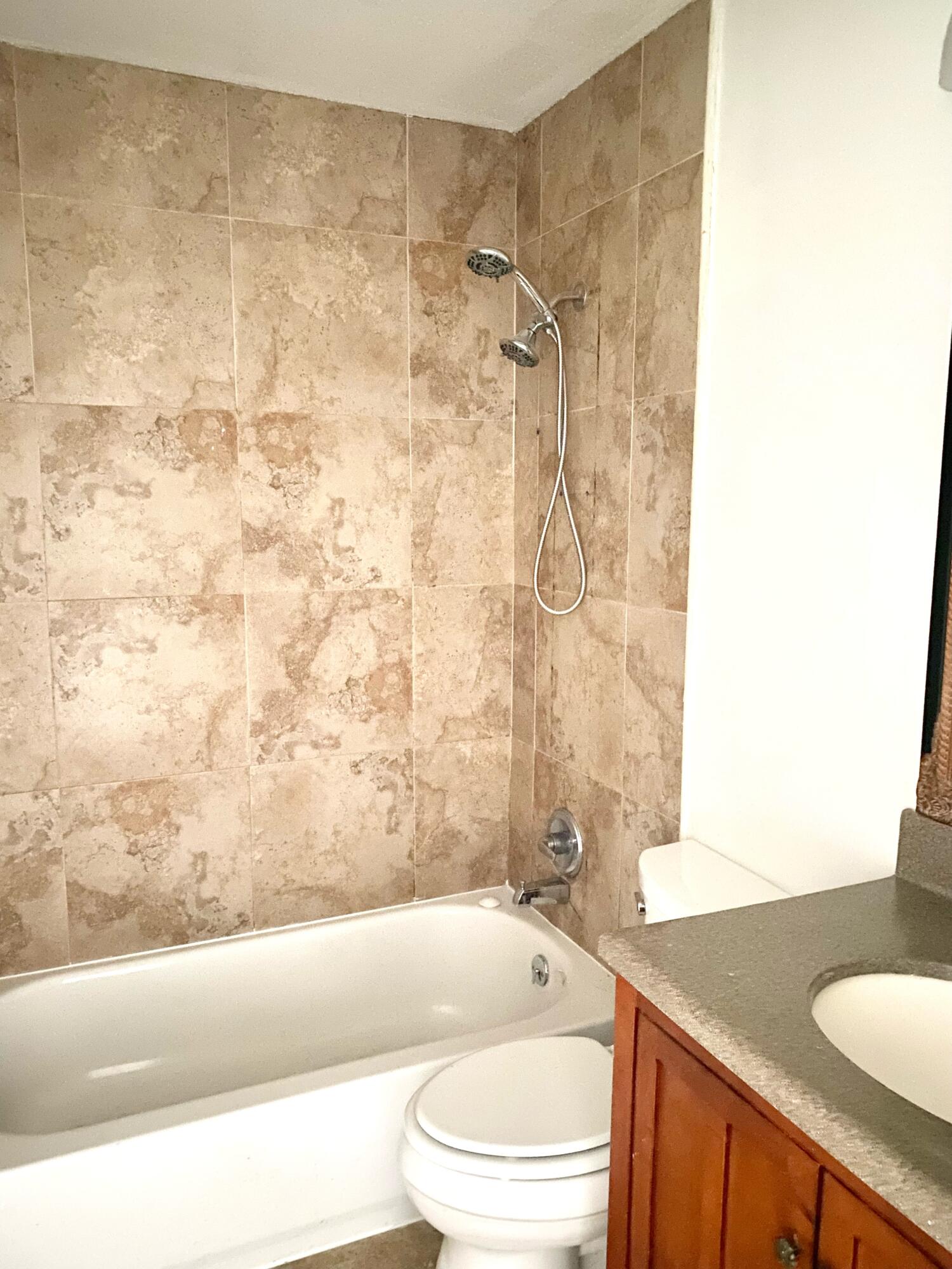 PORT DIXIE - Residential Lease