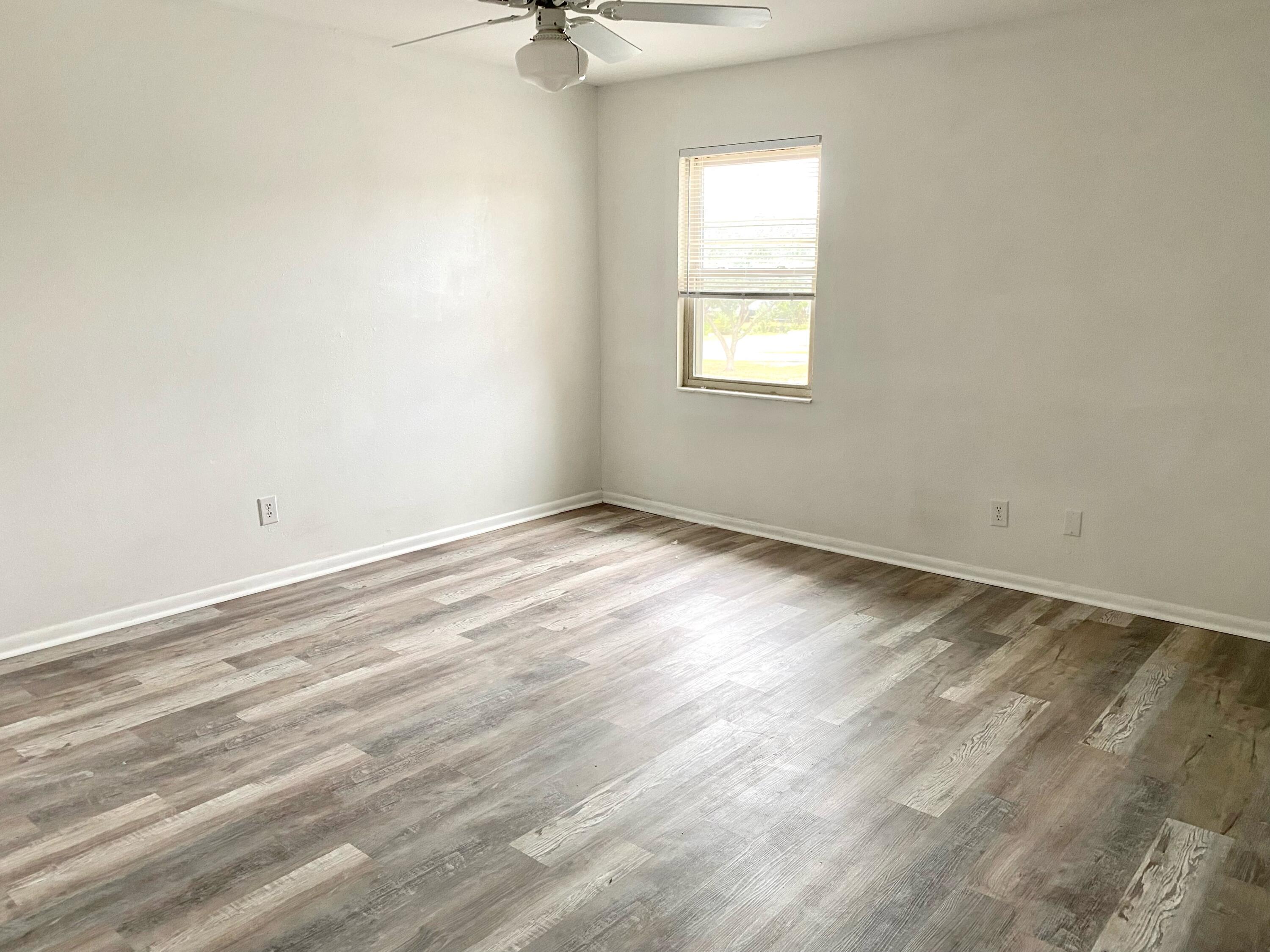 PORT DIXIE - Residential Lease