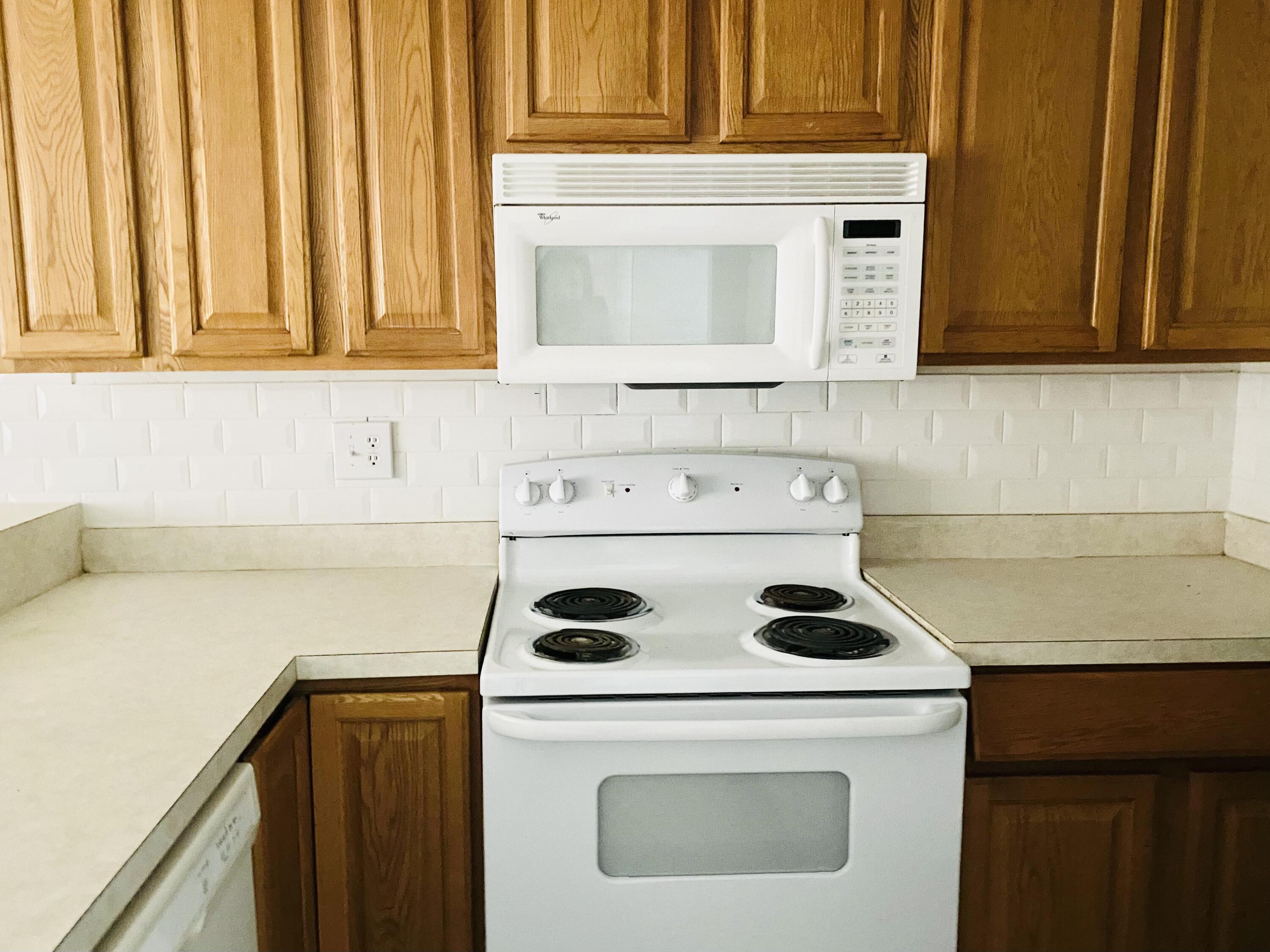 PORT DIXIE - Residential Lease