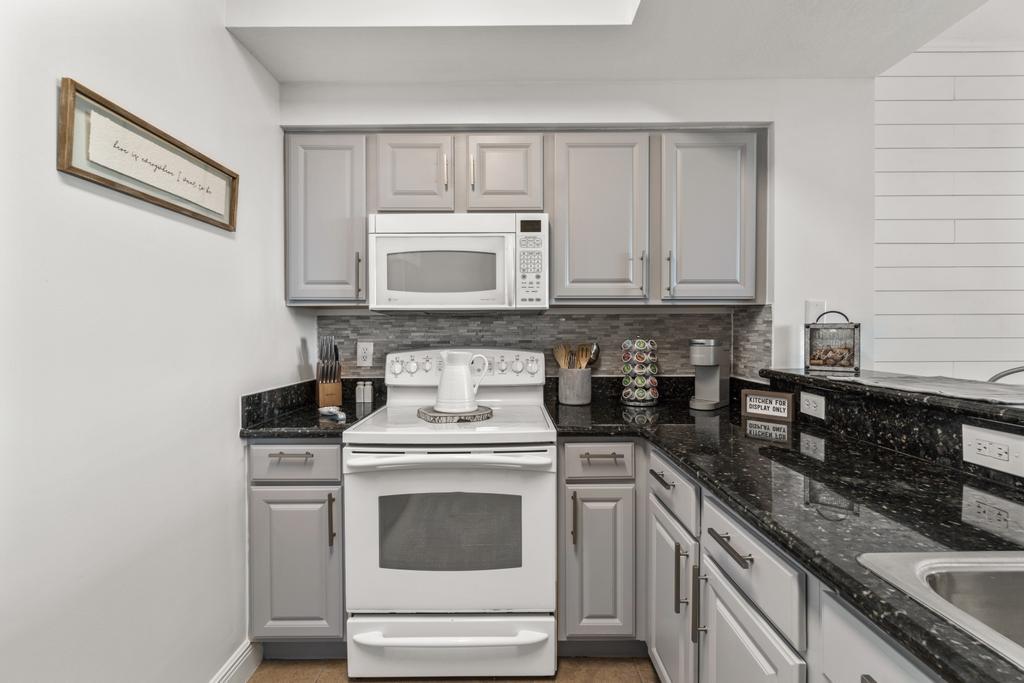 ARIEL DUNES II - Residential