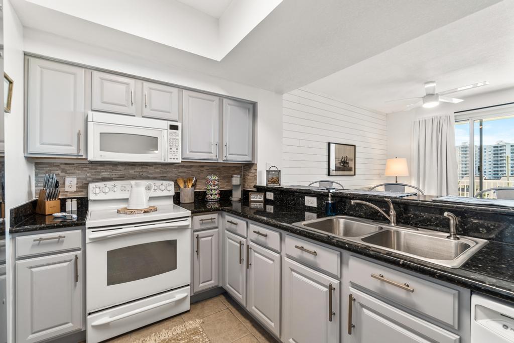 ARIEL DUNES II - Residential