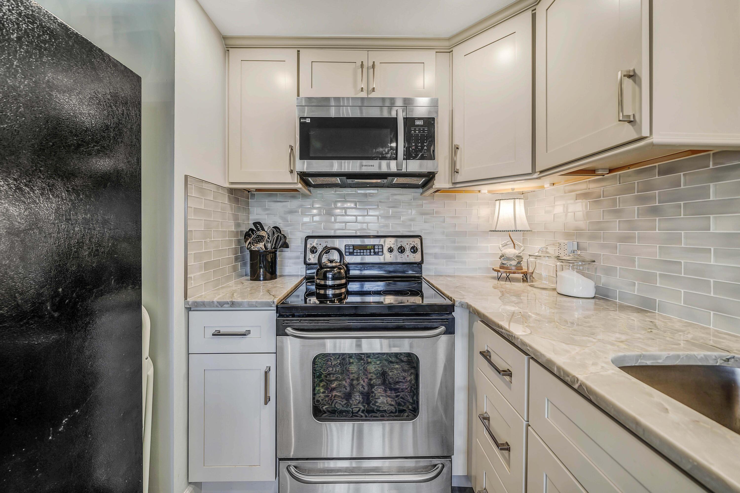 SUNNYSIDE BEACH & TENNIS CONDO - Residential