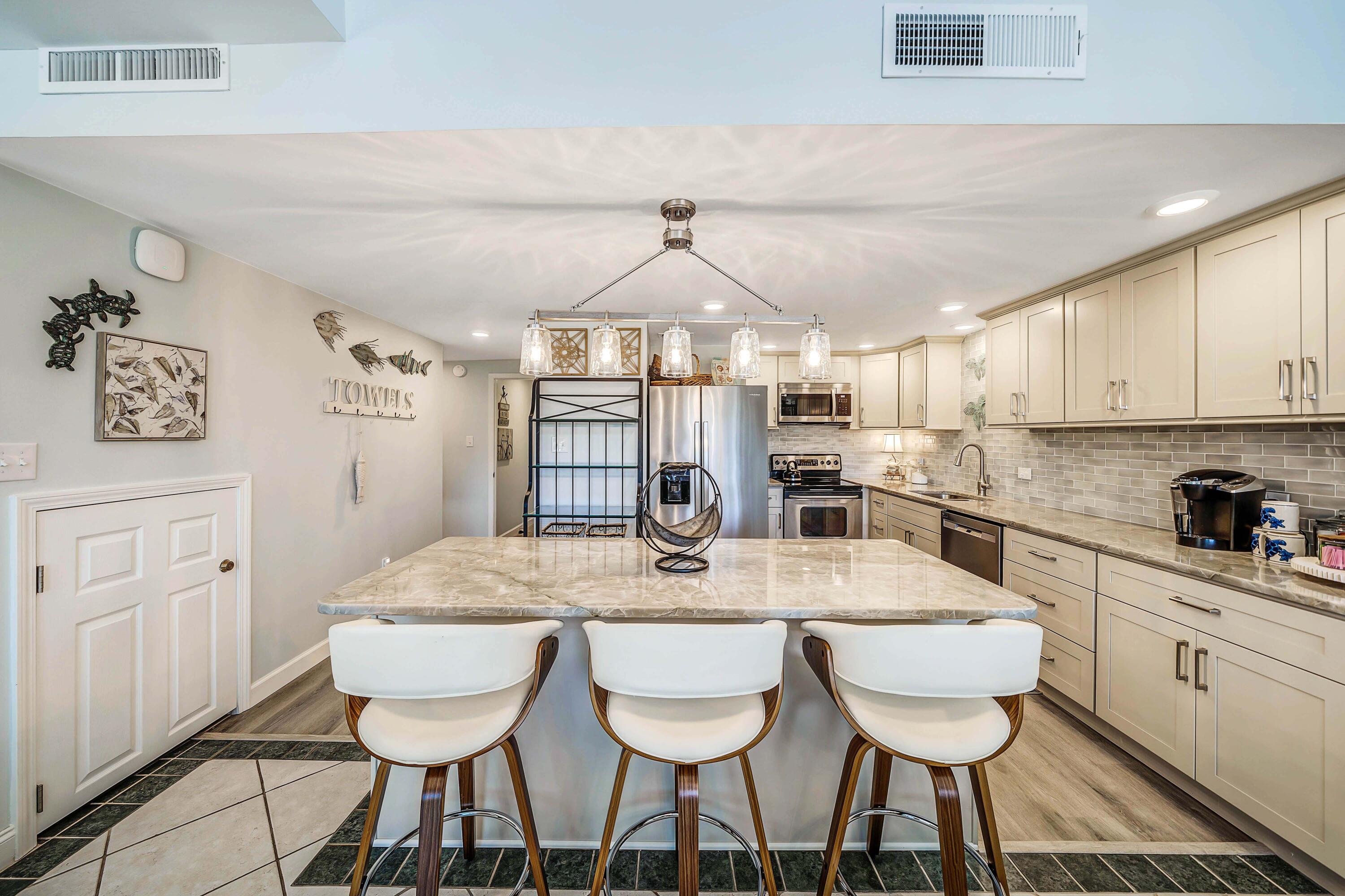 SUNNYSIDE BEACH & TENNIS CONDO - Residential