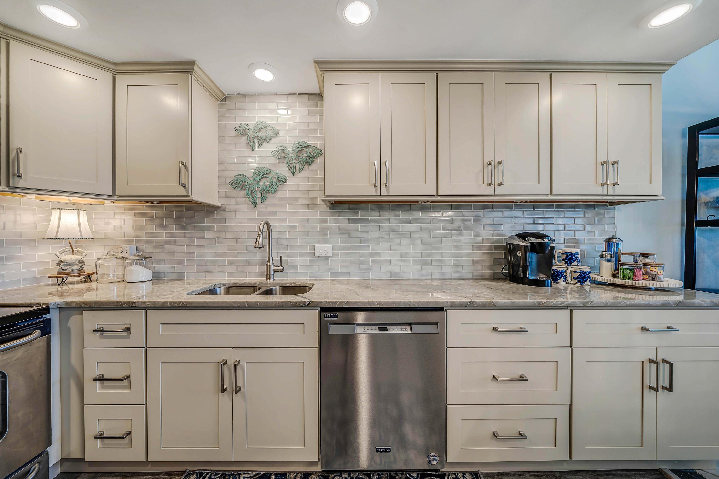 SUNNYSIDE BEACH & TENNIS CONDO - Residential