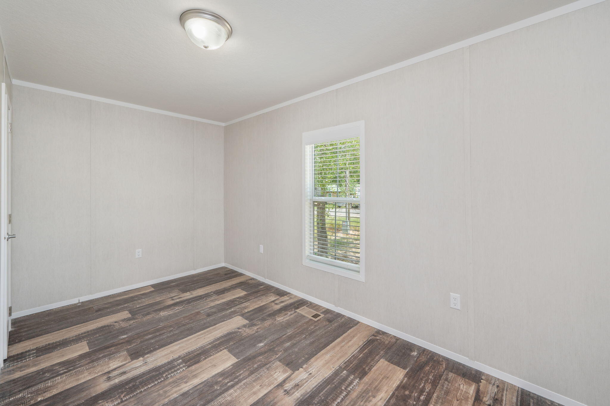 OAKWOOD HILLS UNIT 1 - Residential Lease
