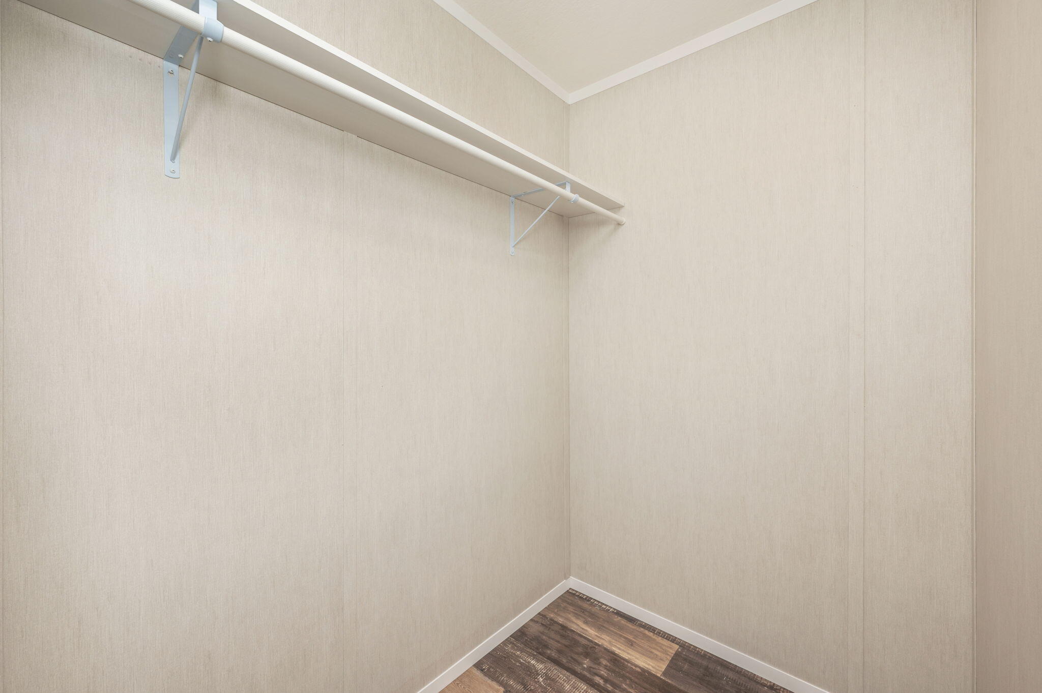 OAKWOOD HILLS UNIT 1 - Residential Lease