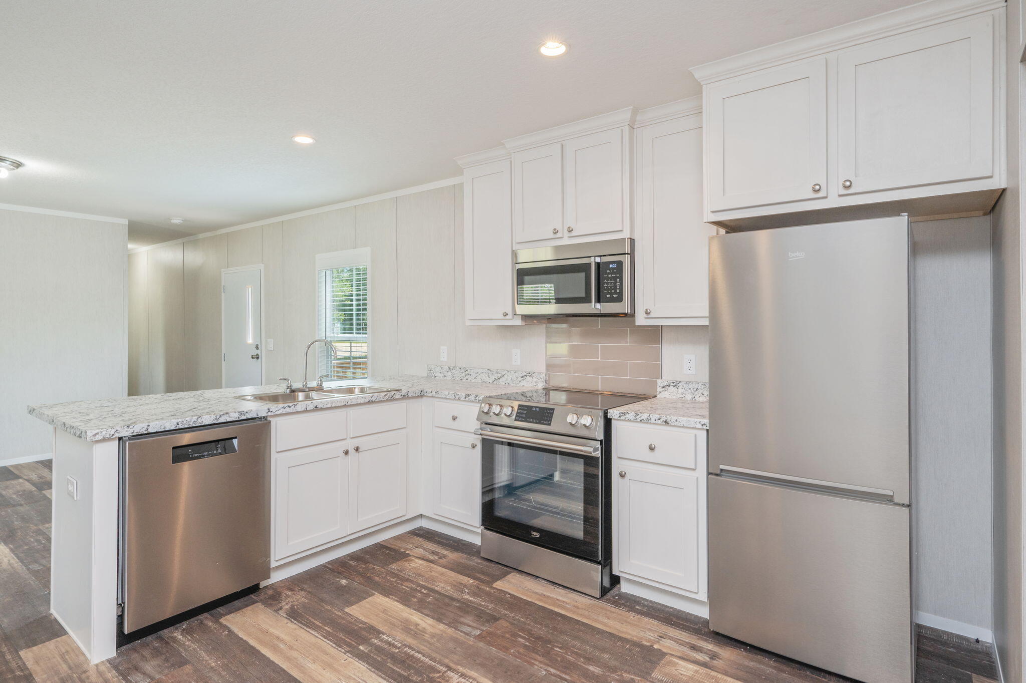 OAKWOOD HILLS UNIT 1 - Residential Lease