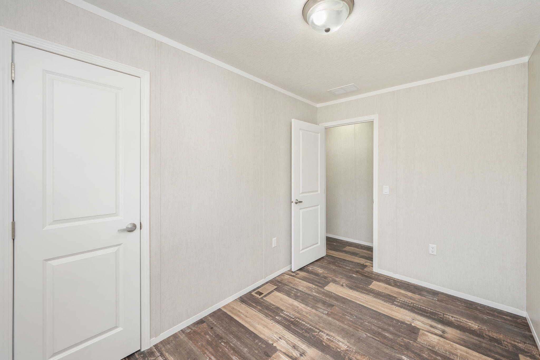 OAKWOOD HILLS UNIT 1 - Residential Lease