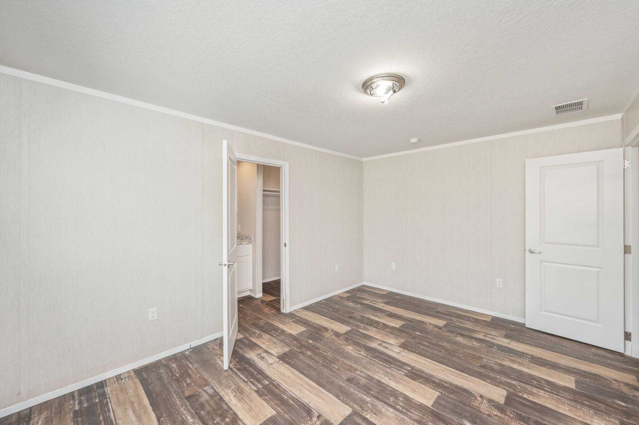 OAKWOOD HILLS UNIT 1 - Residential Lease