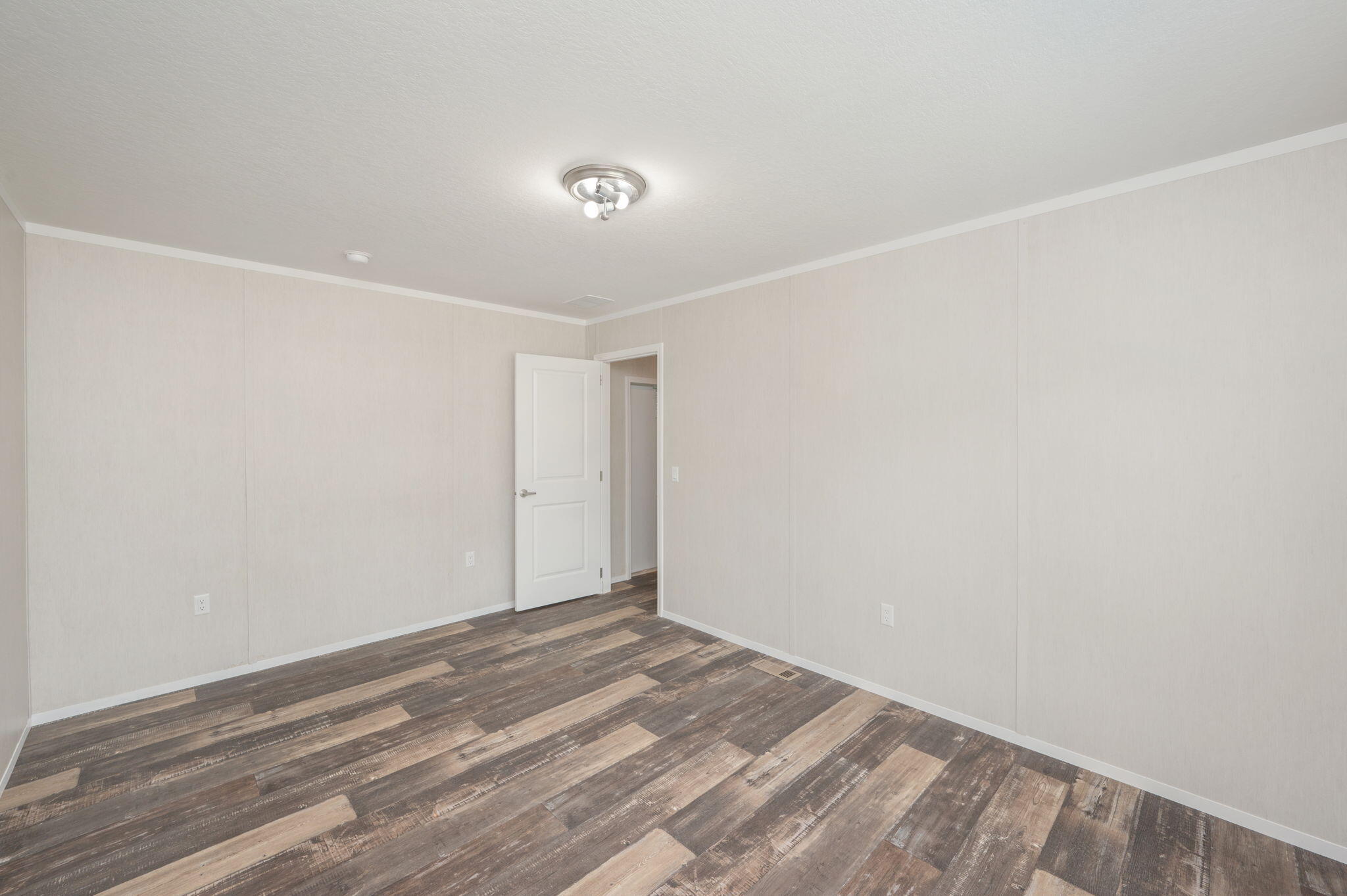 OAKWOOD HILLS UNIT 1 - Residential Lease