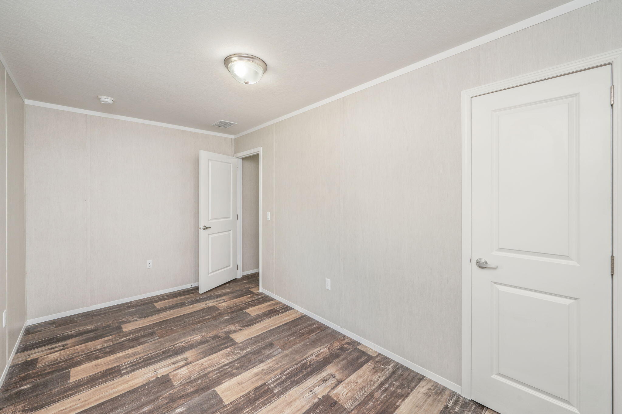 OAKWOOD HILLS UNIT 1 - Residential Lease
