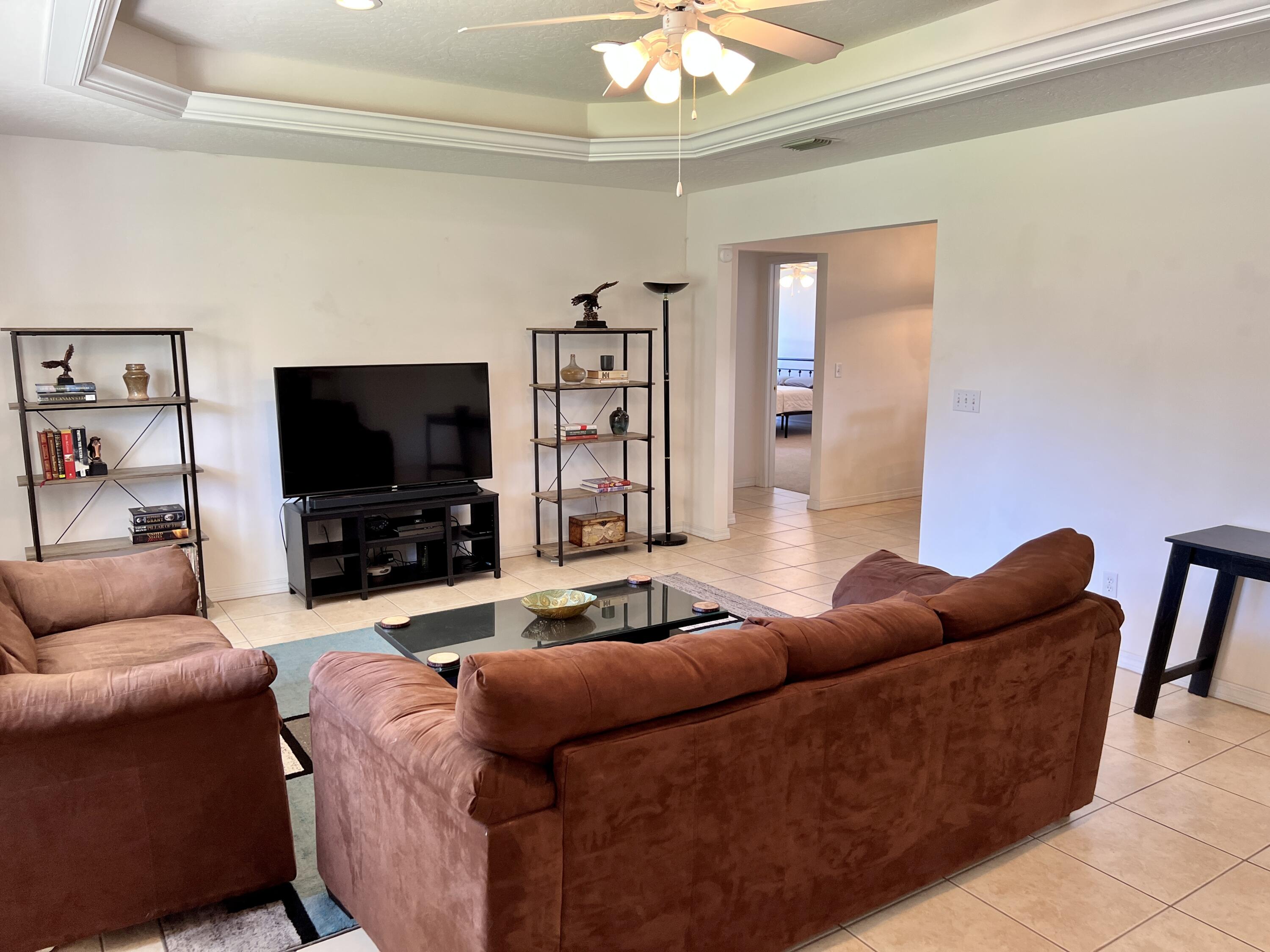ELLIOTTS POINT - Residential