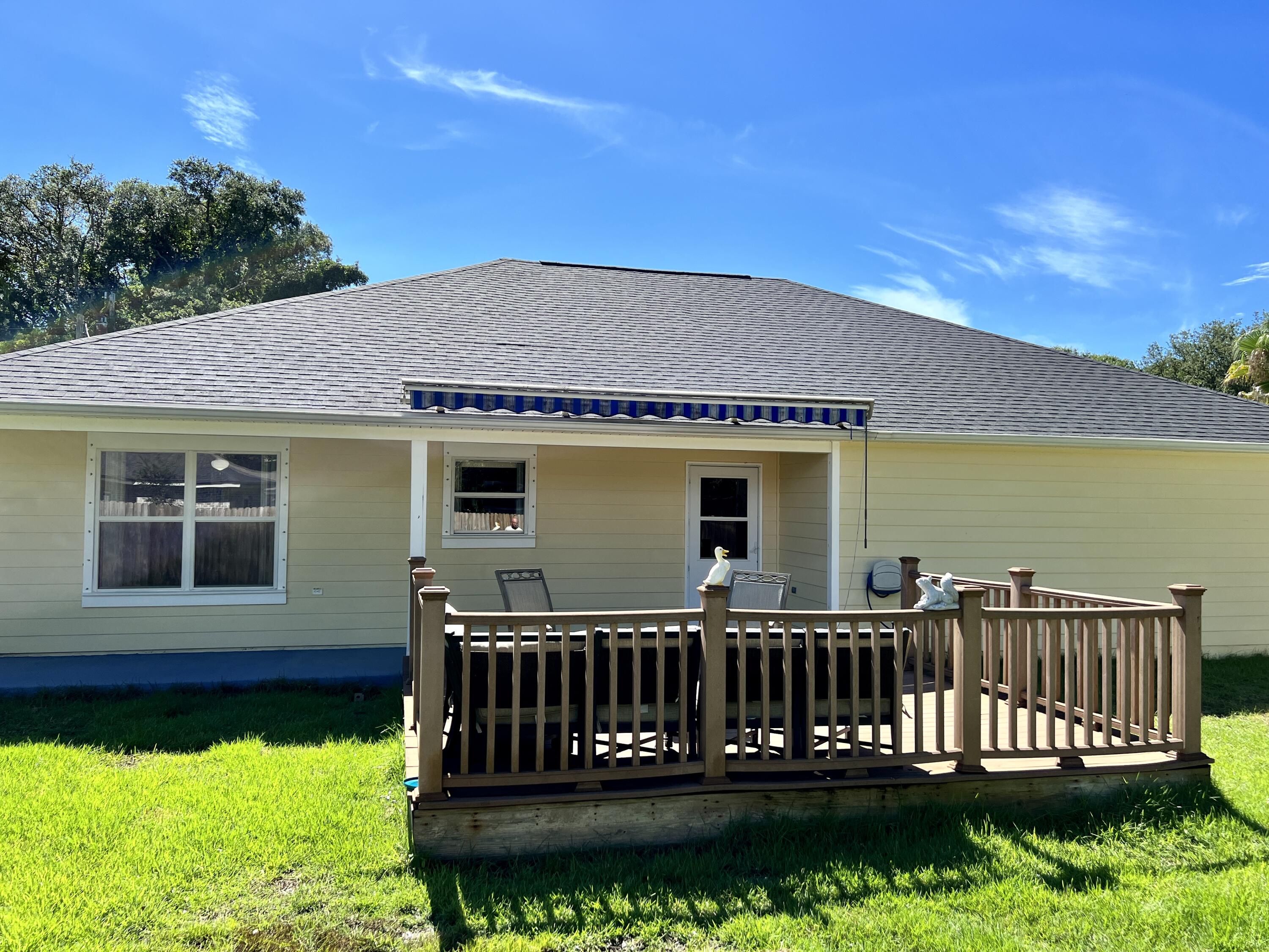ELLIOTTS POINT - Residential