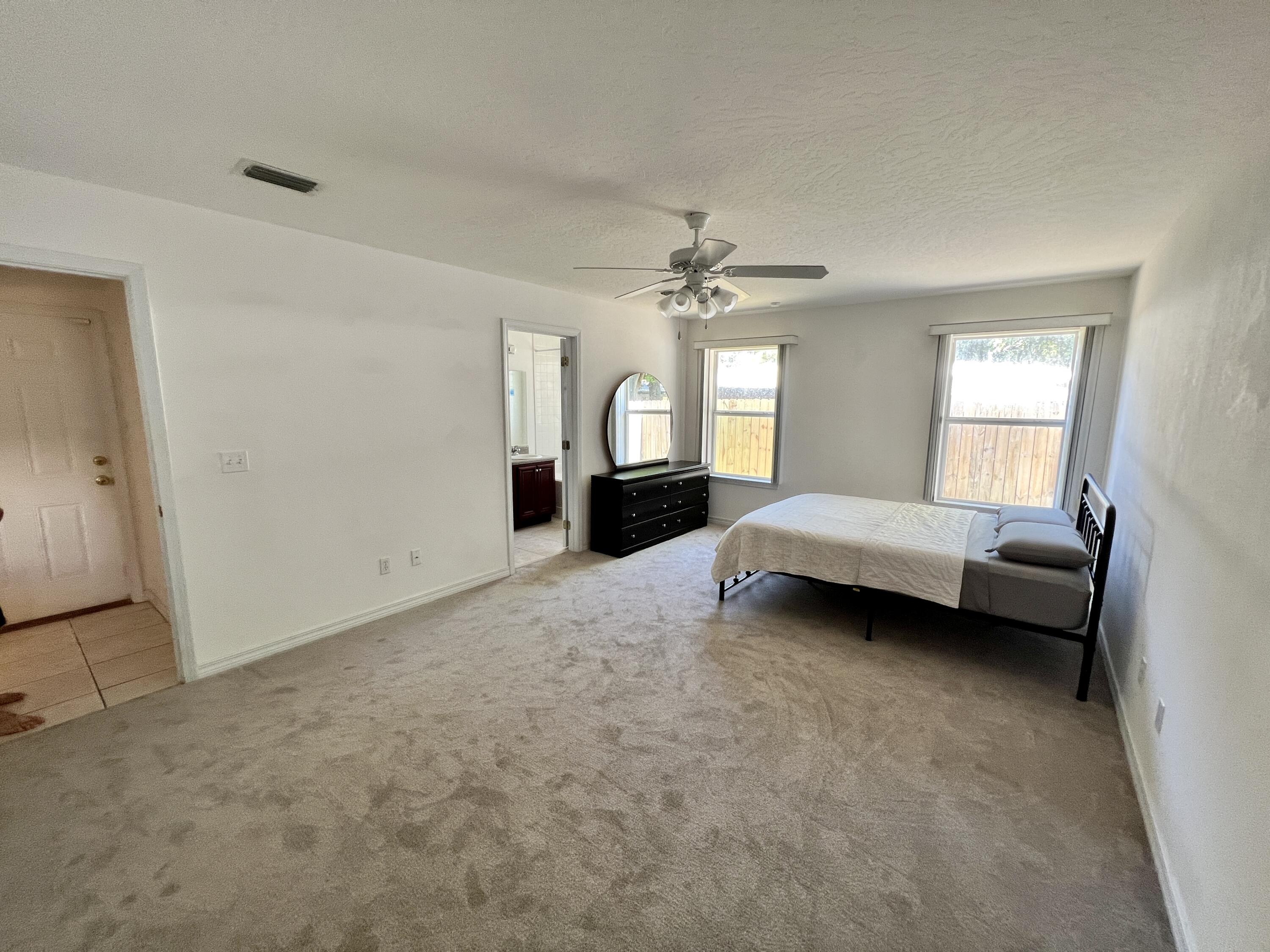ELLIOTTS POINT - Residential