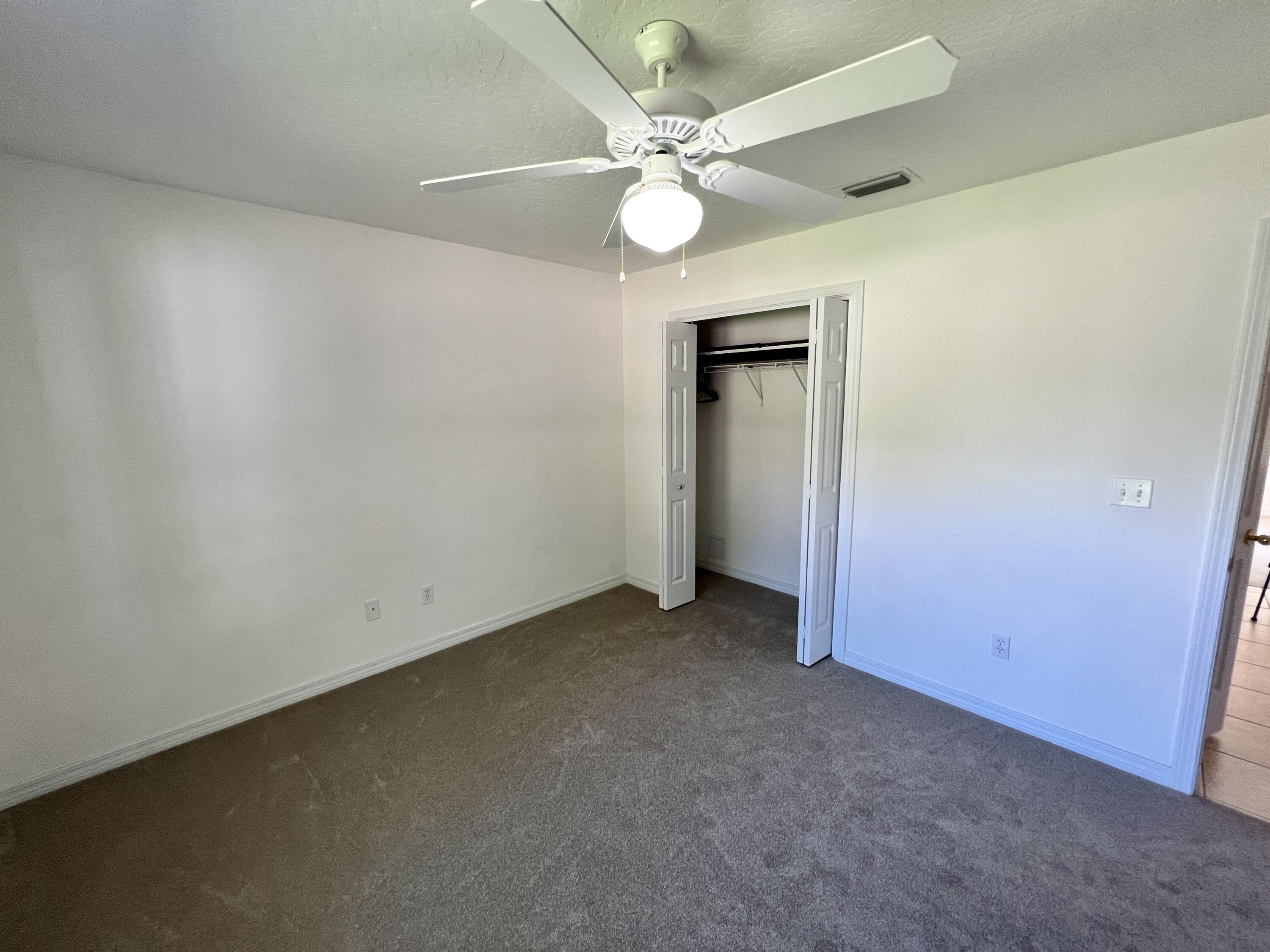 ELLIOTTS POINT - Residential