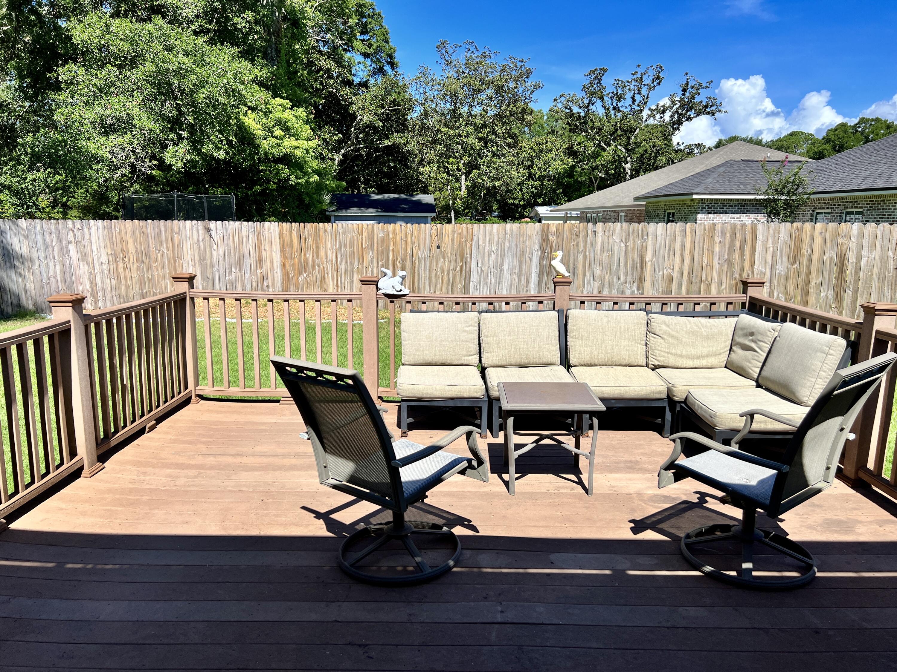 ELLIOTTS POINT - Residential
