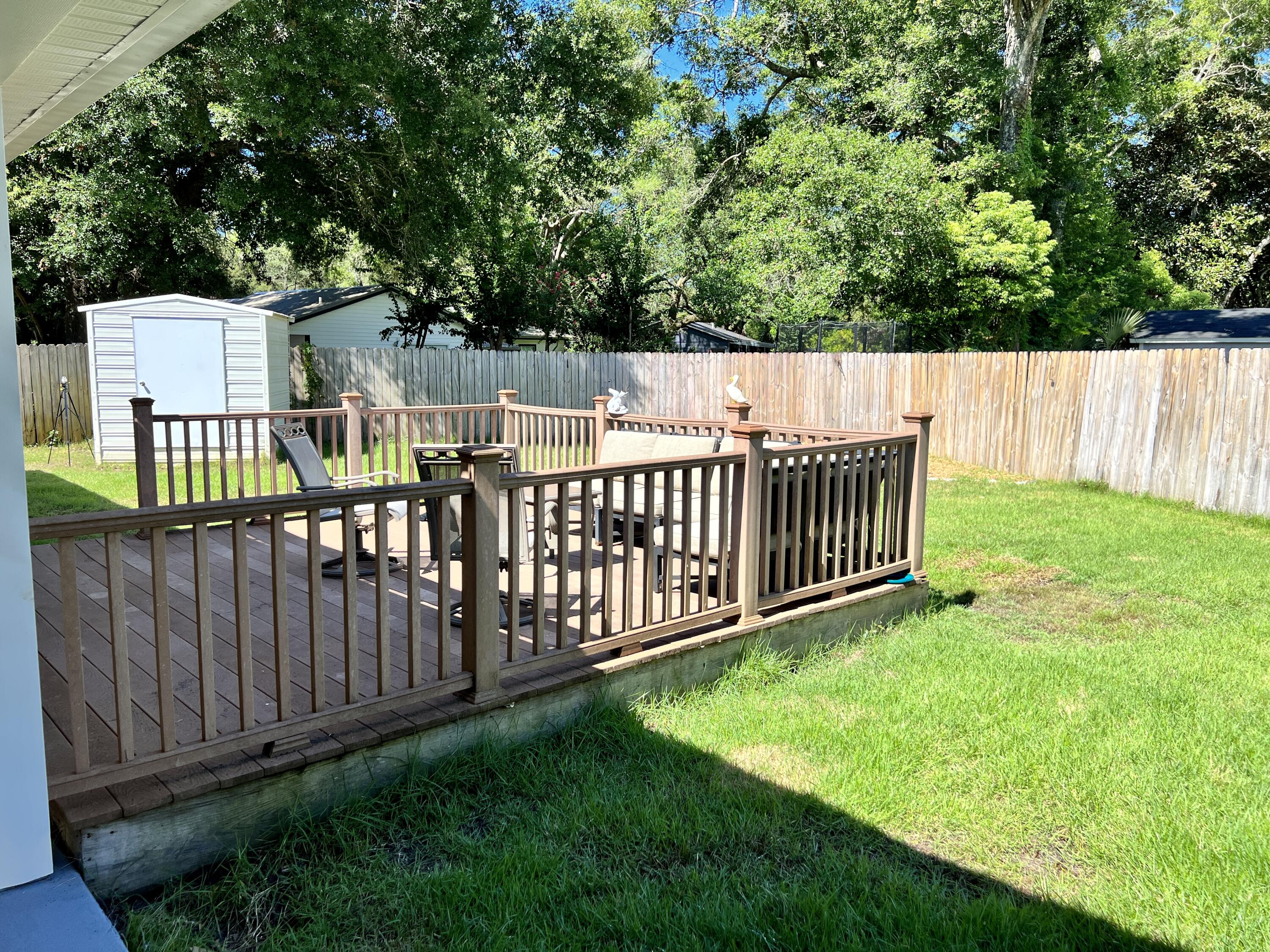 ELLIOTTS POINT - Residential