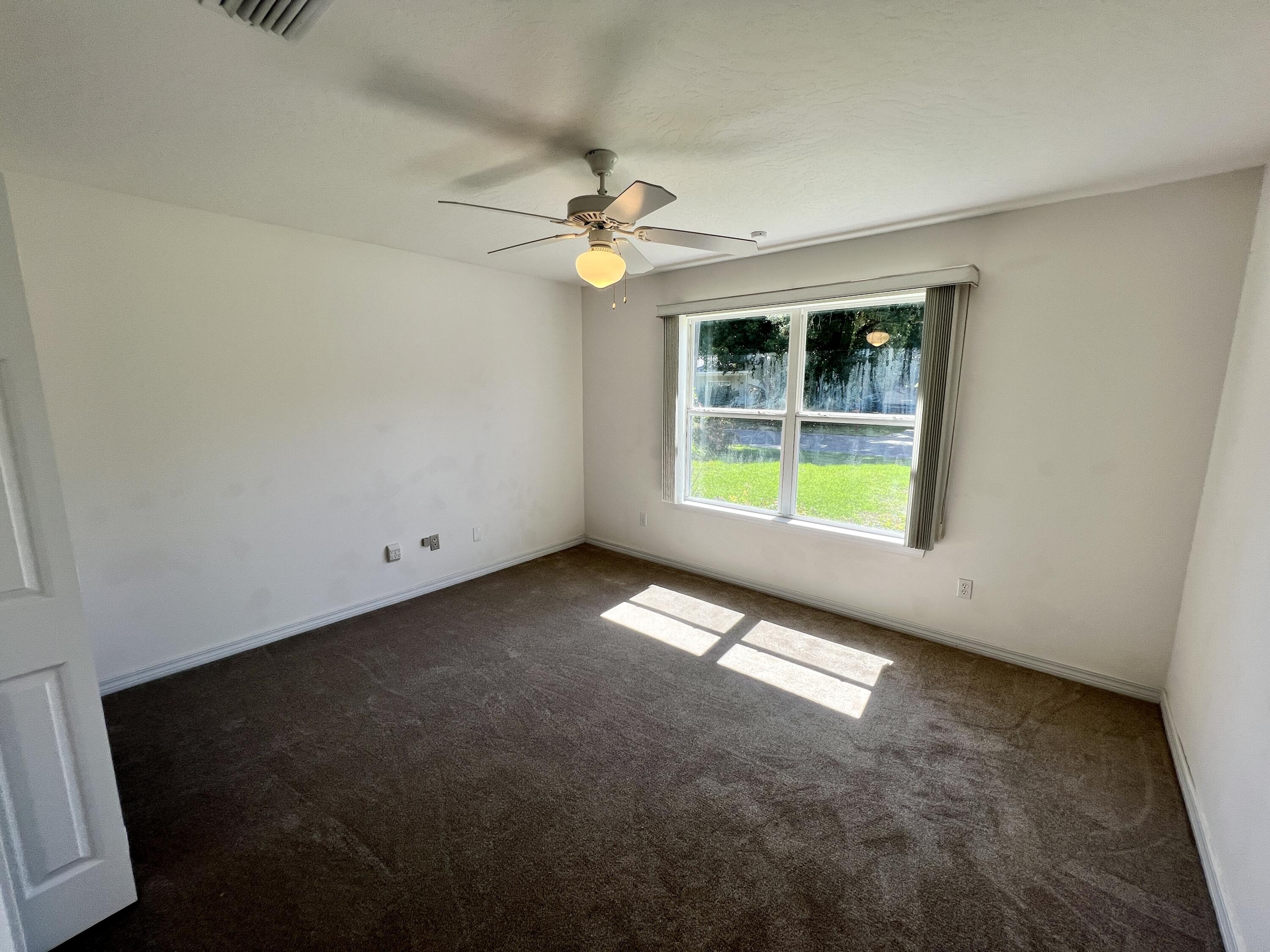 ELLIOTTS POINT - Residential