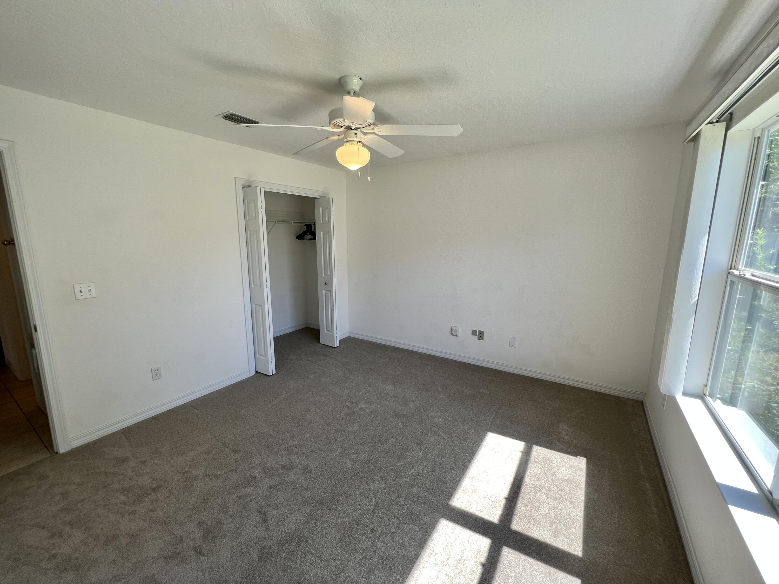 ELLIOTTS POINT - Residential