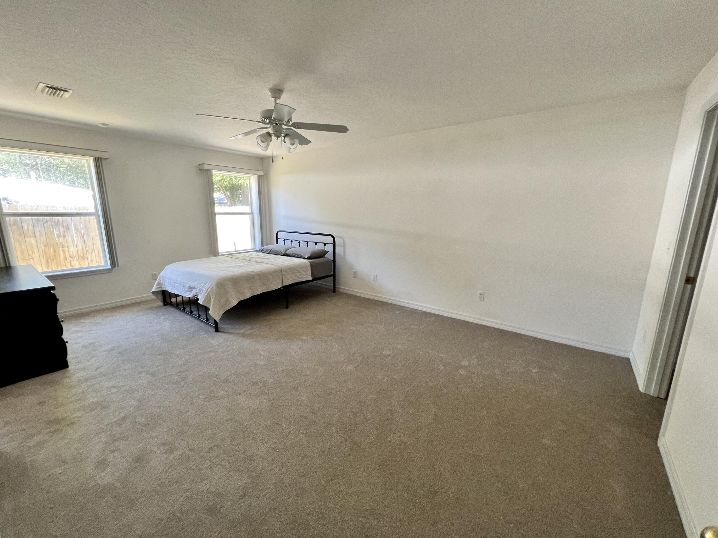 ELLIOTTS POINT - Residential
