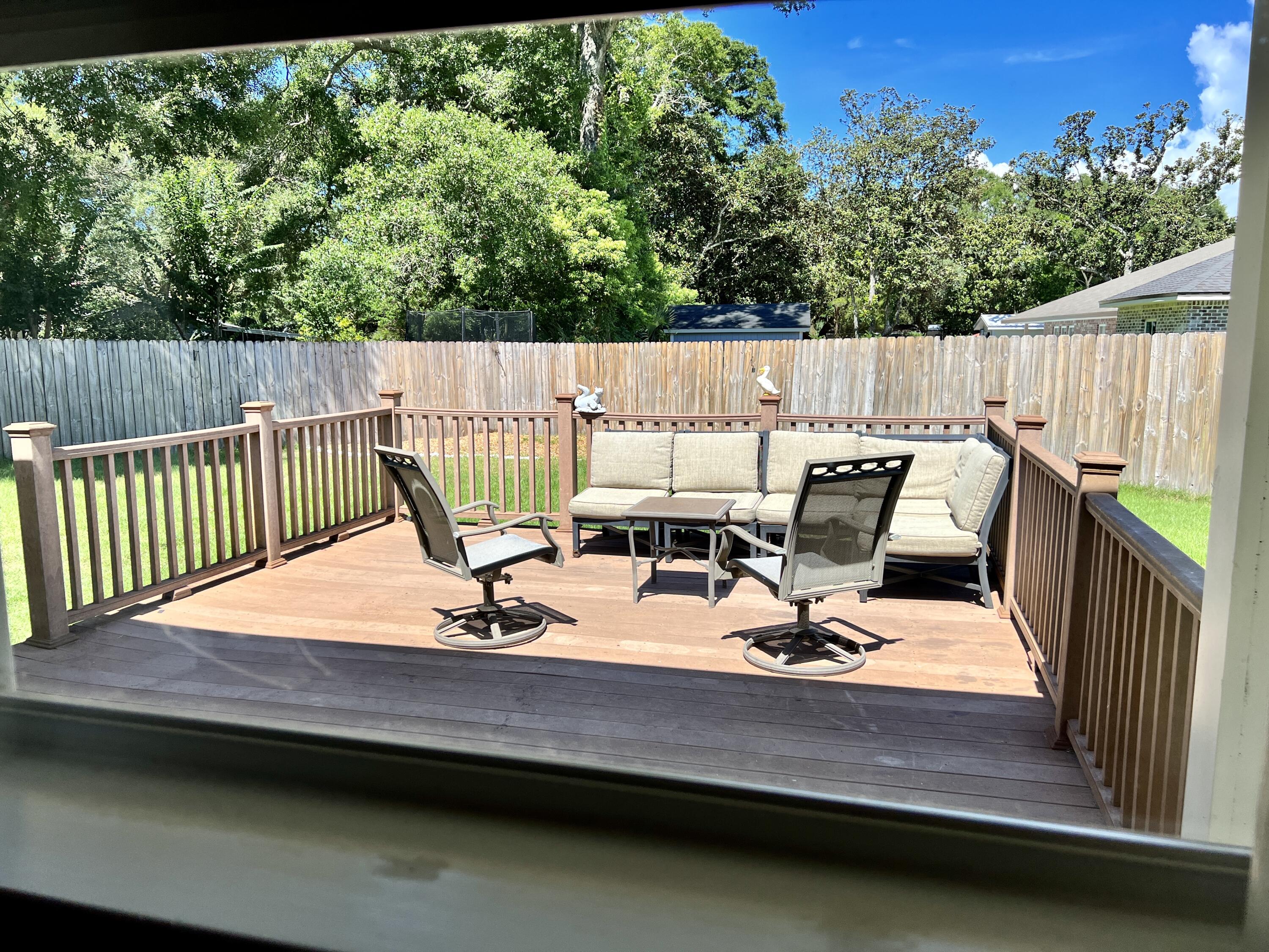 ELLIOTTS POINT - Residential