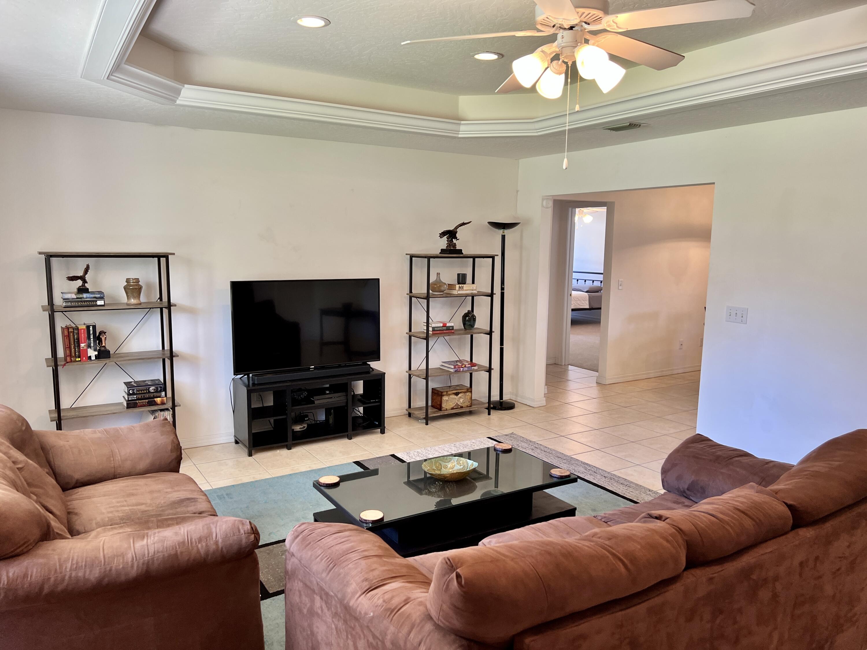 ELLIOTTS POINT - Residential