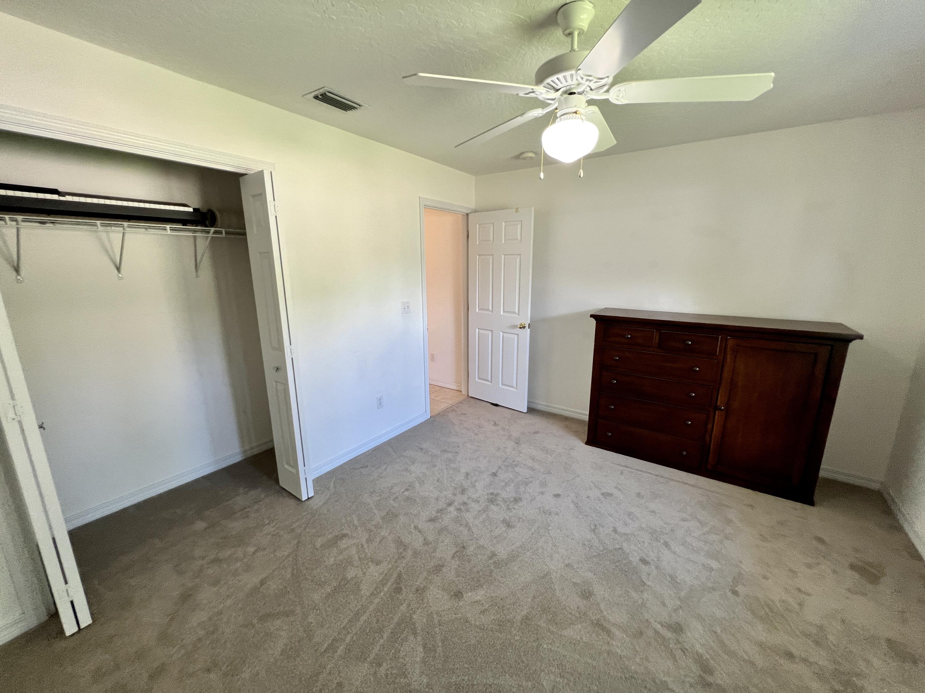 ELLIOTTS POINT - Residential