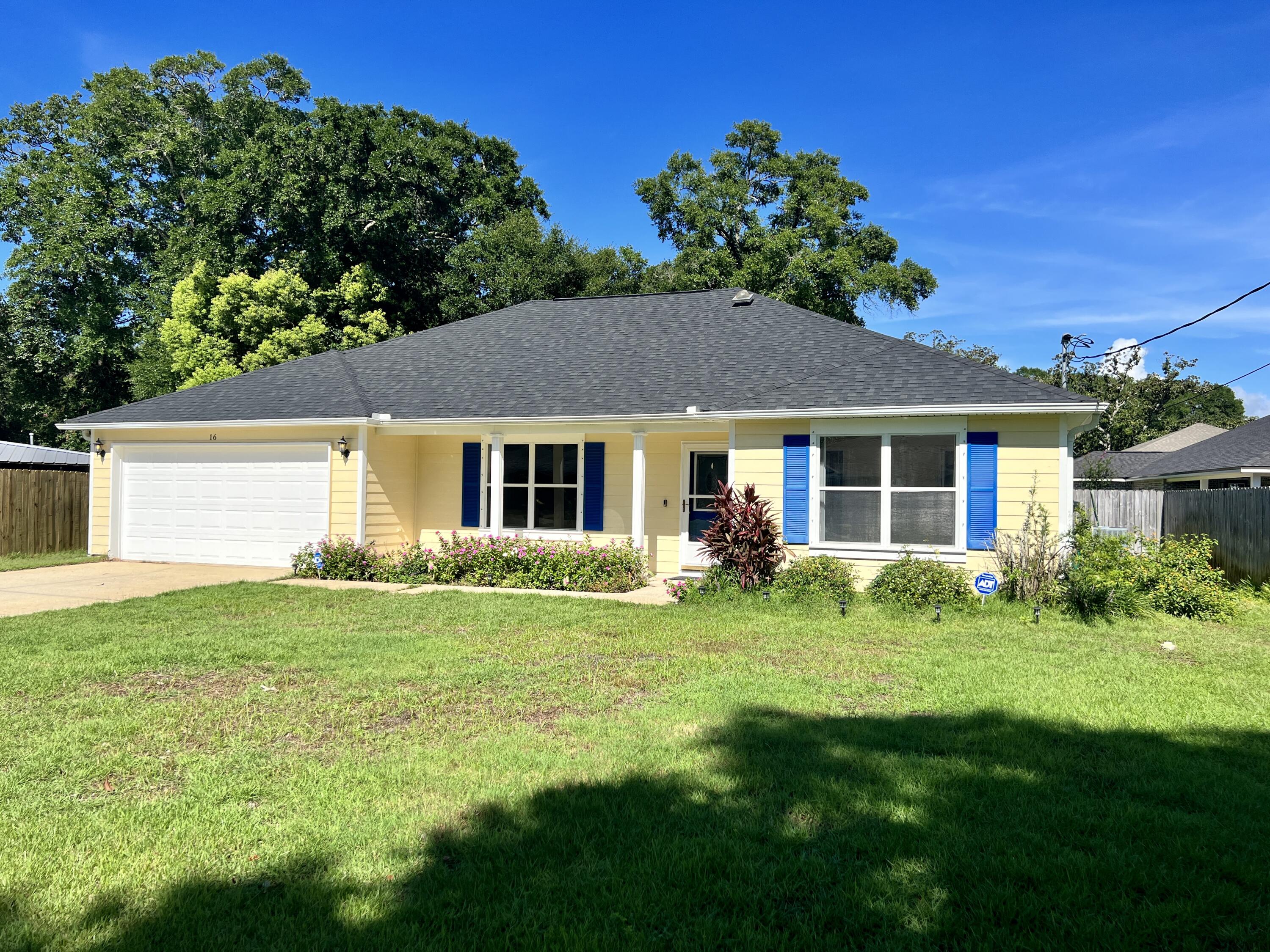 ELLIOTTS POINT - Residential