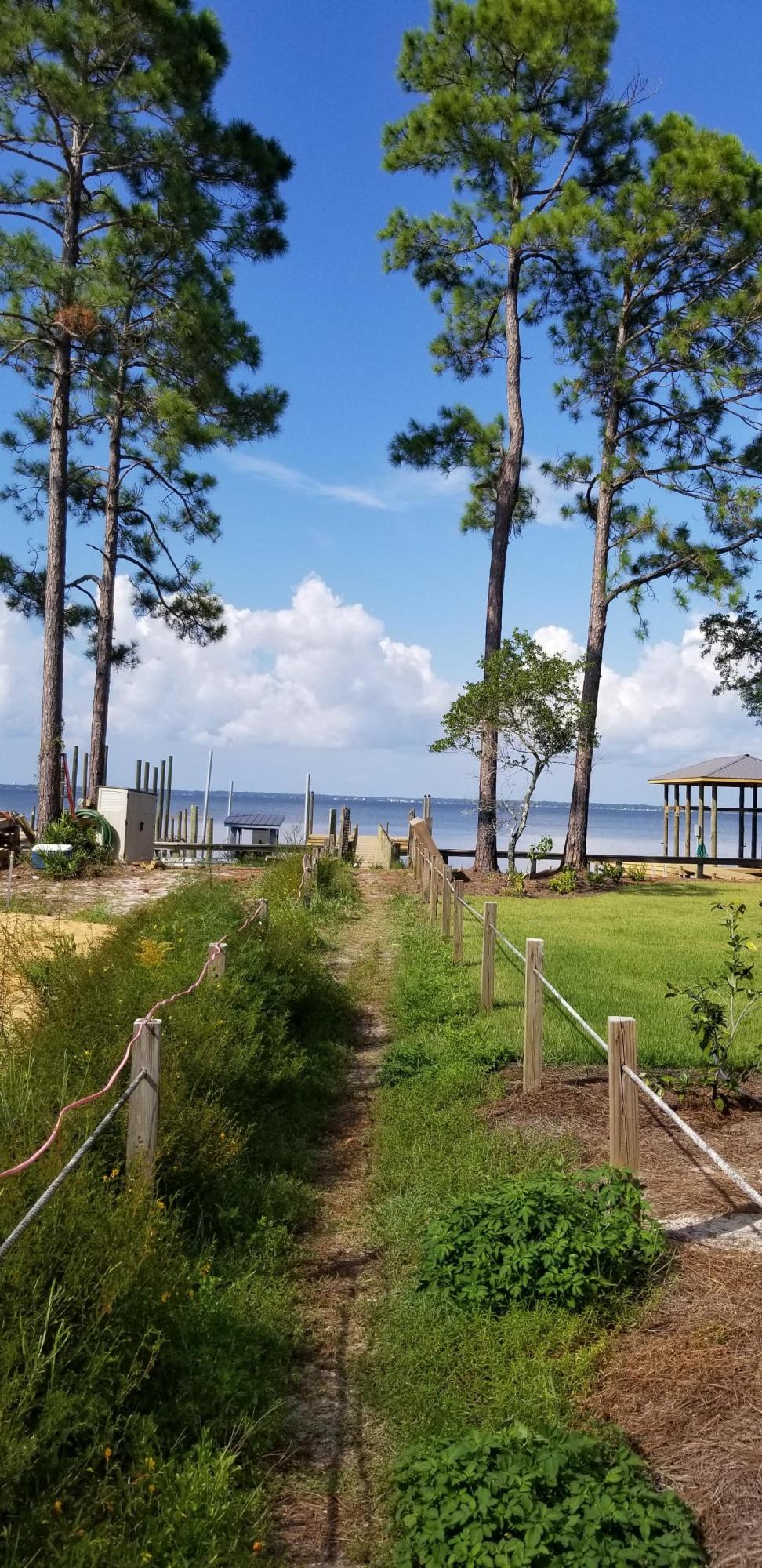 SECLUSION BAY - Residential