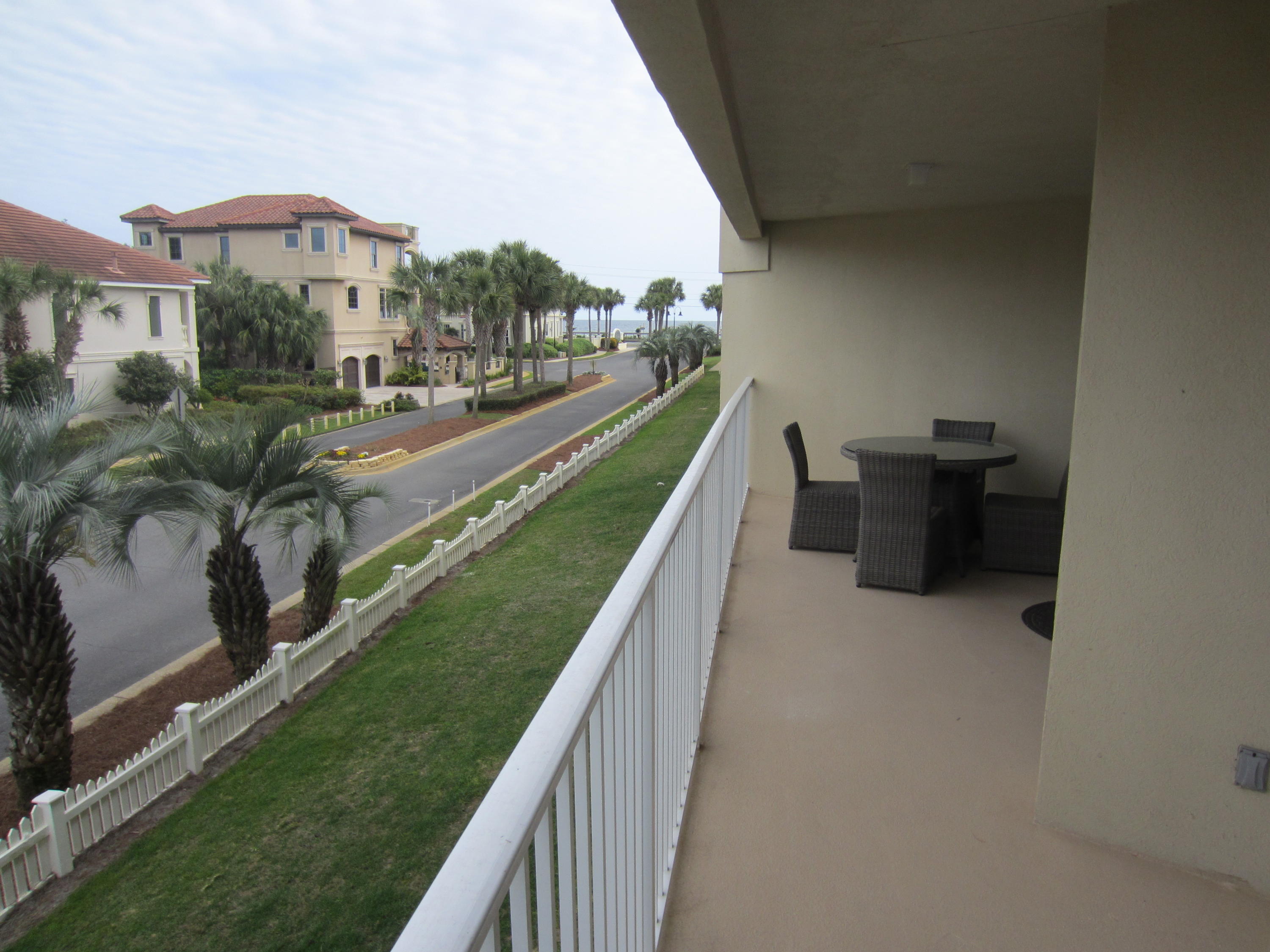 MARAVILLA CONDO 3 - Residential