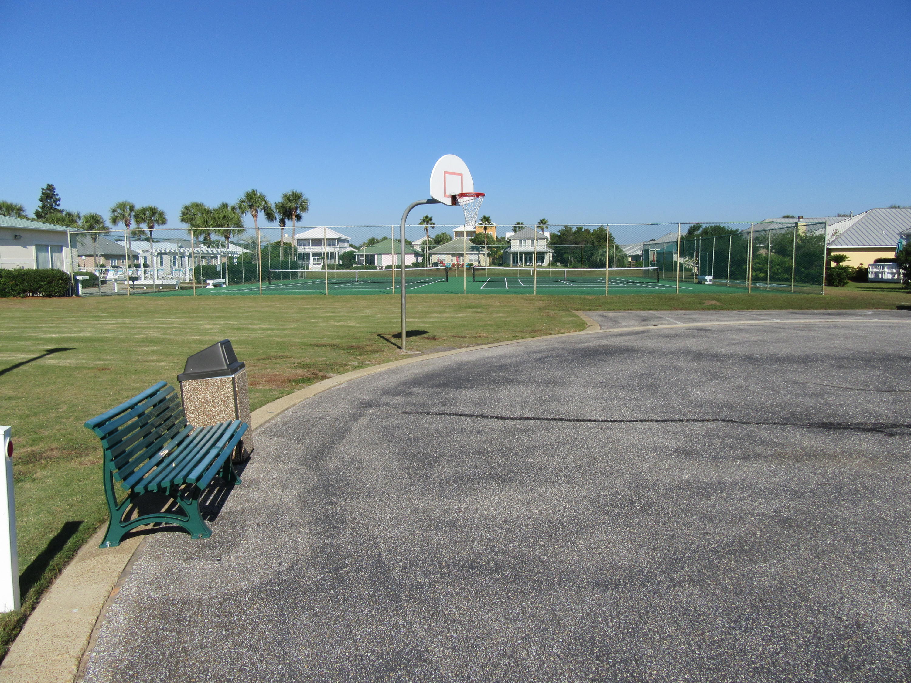 MARAVILLA CONDO 3 - Residential