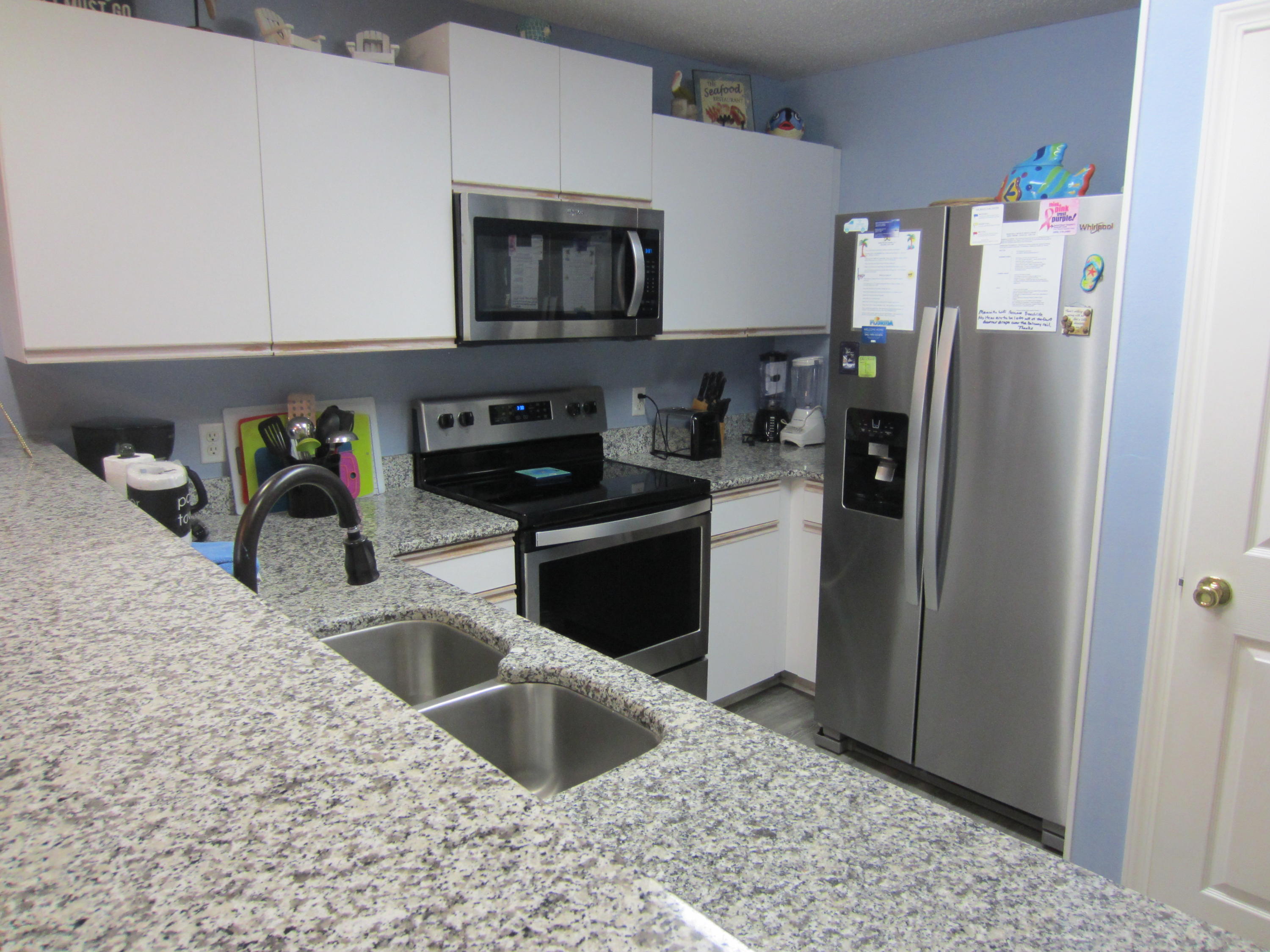 MARAVILLA CONDO 3 - Residential