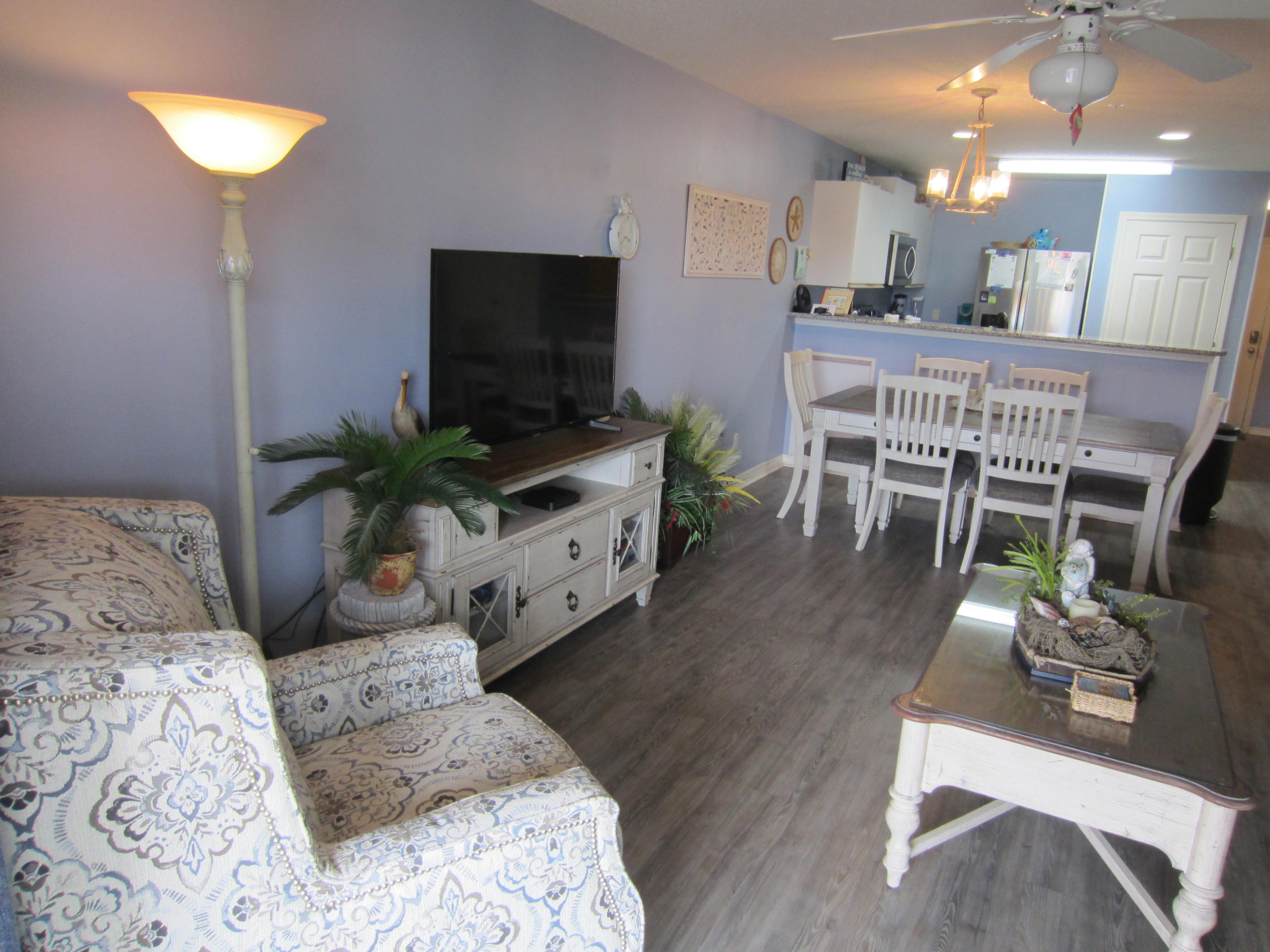 MARAVILLA CONDO 3 - Residential