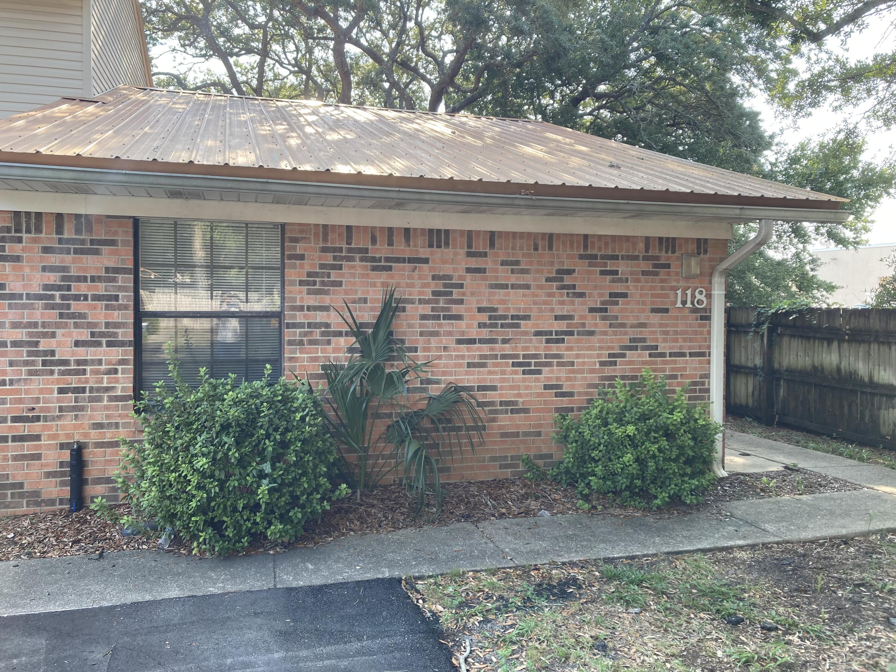 Classic Manor - Residential Lease