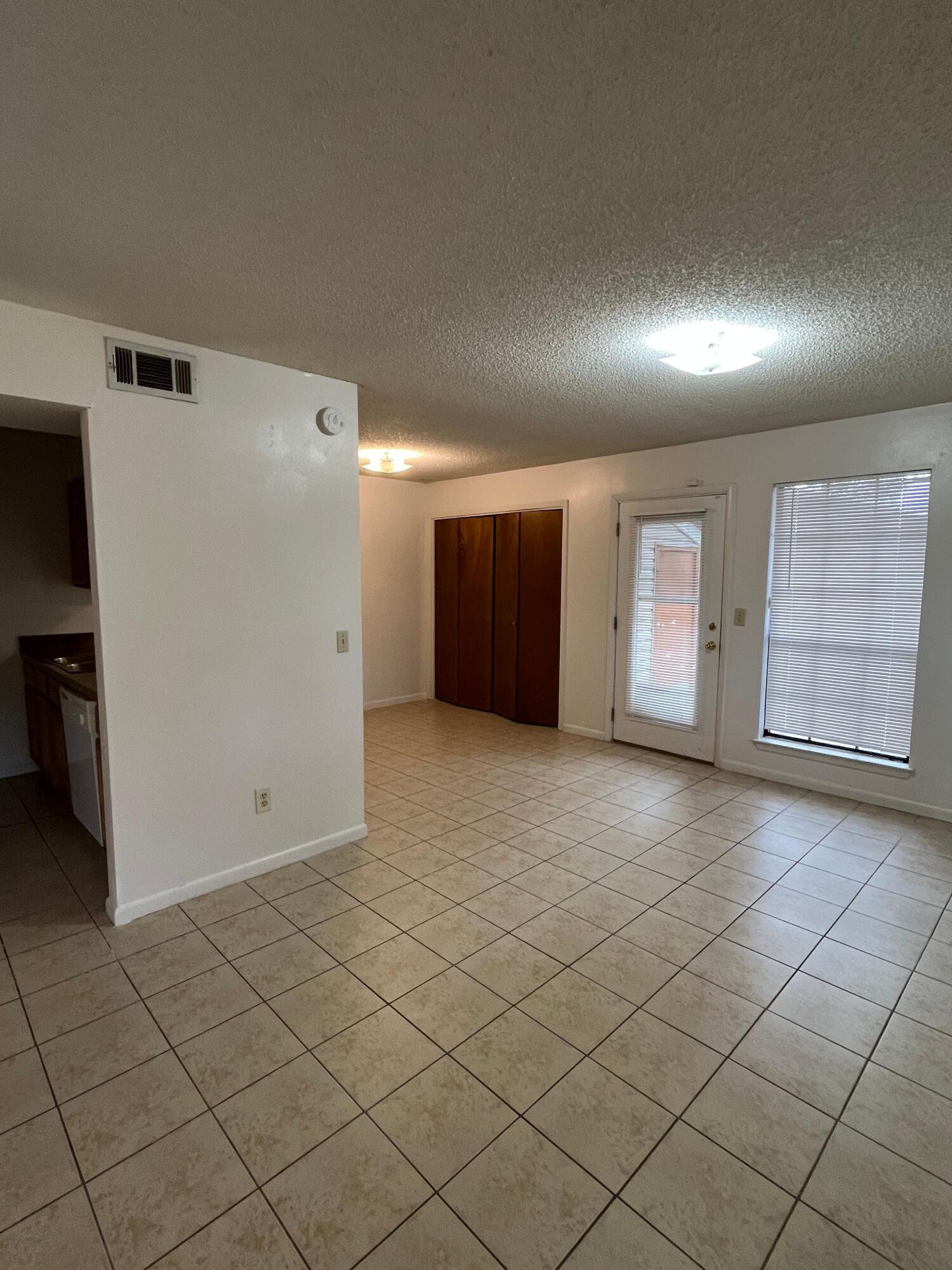 Classic Manor - Residential Lease