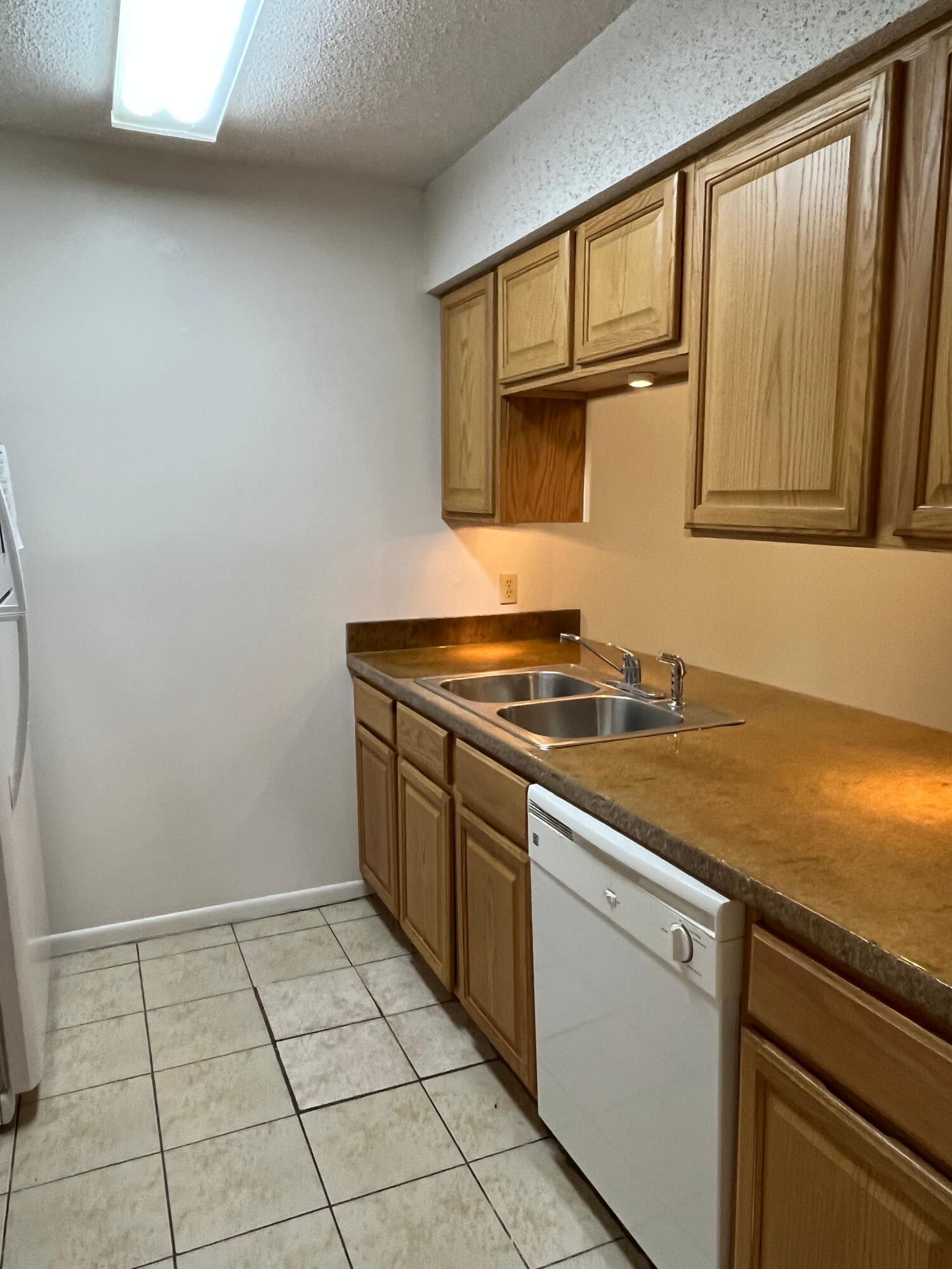 Classic Manor - Residential Lease