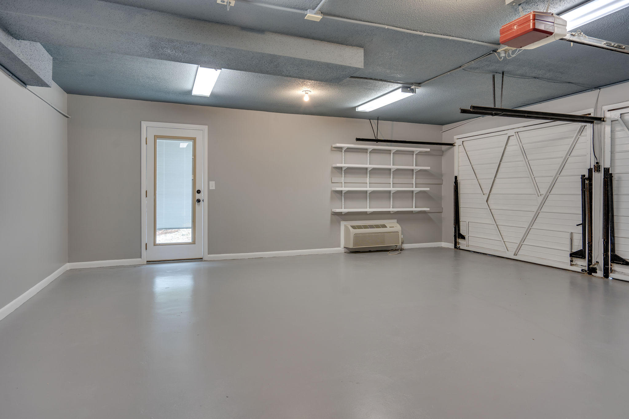 LAKE SHARON ESTATES - Residential