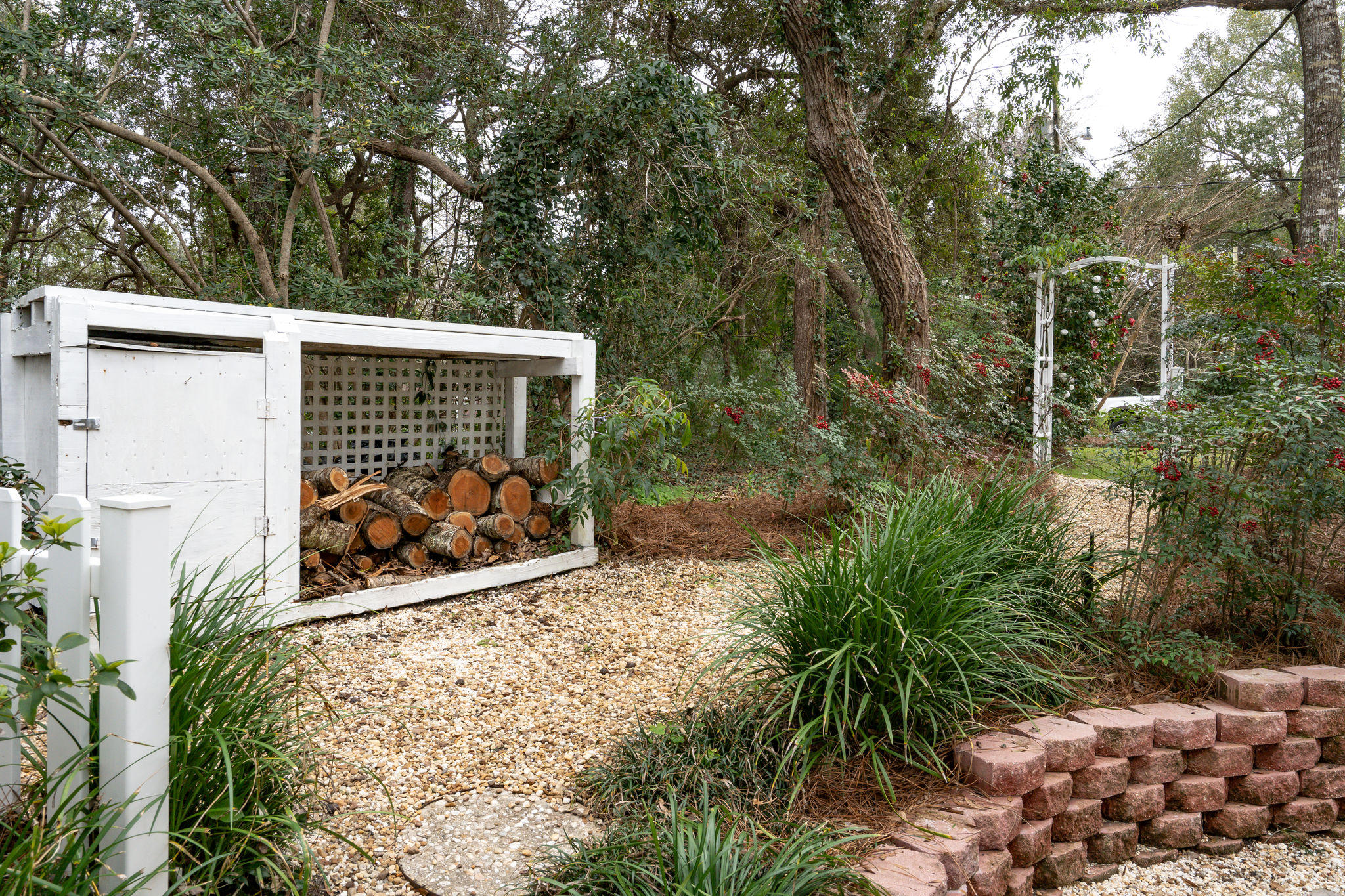 LAKE SHARON ESTATES - Residential