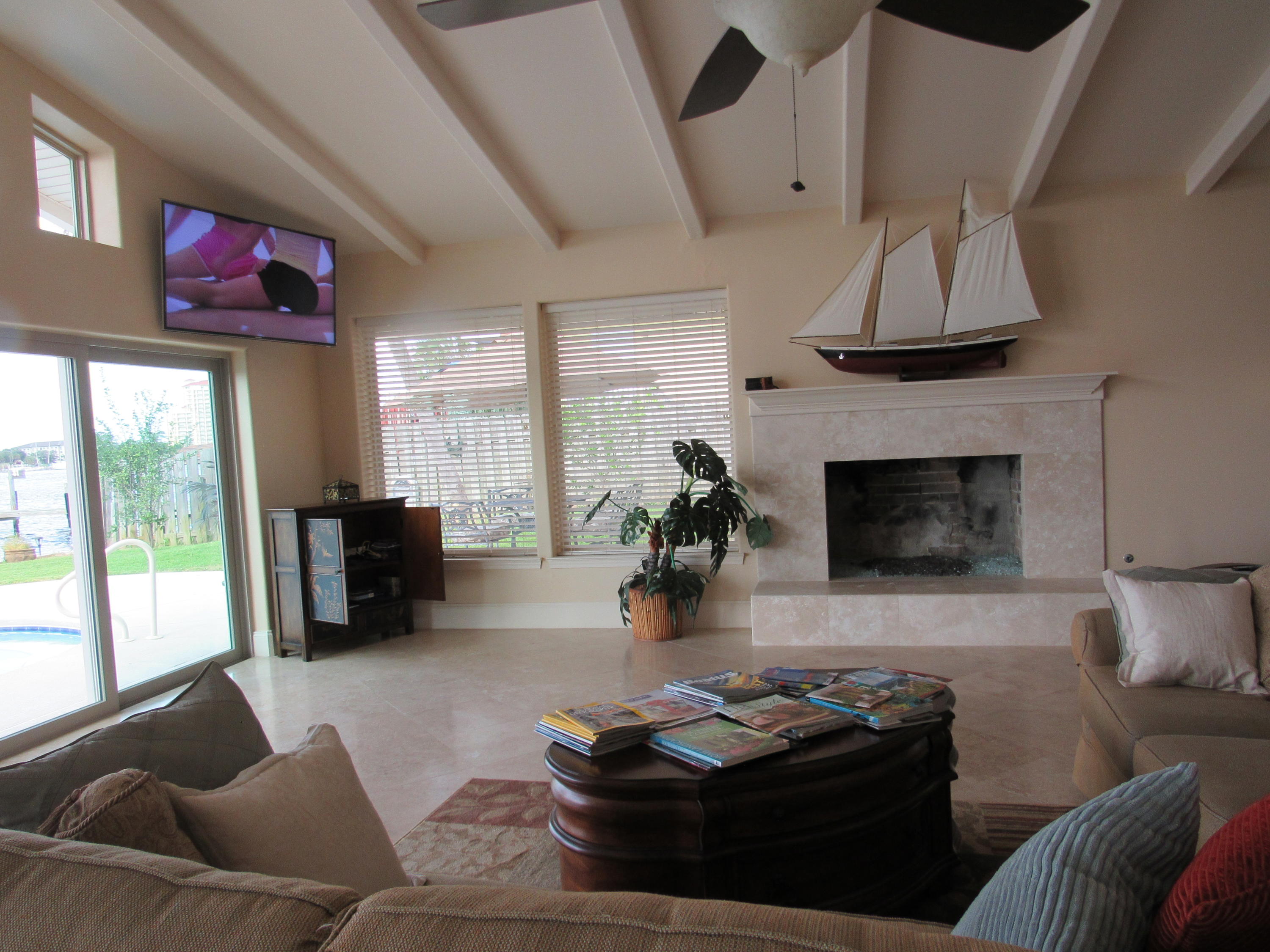 SANTA ROSA ISLAND LOT 476 BLK 8 - Residential