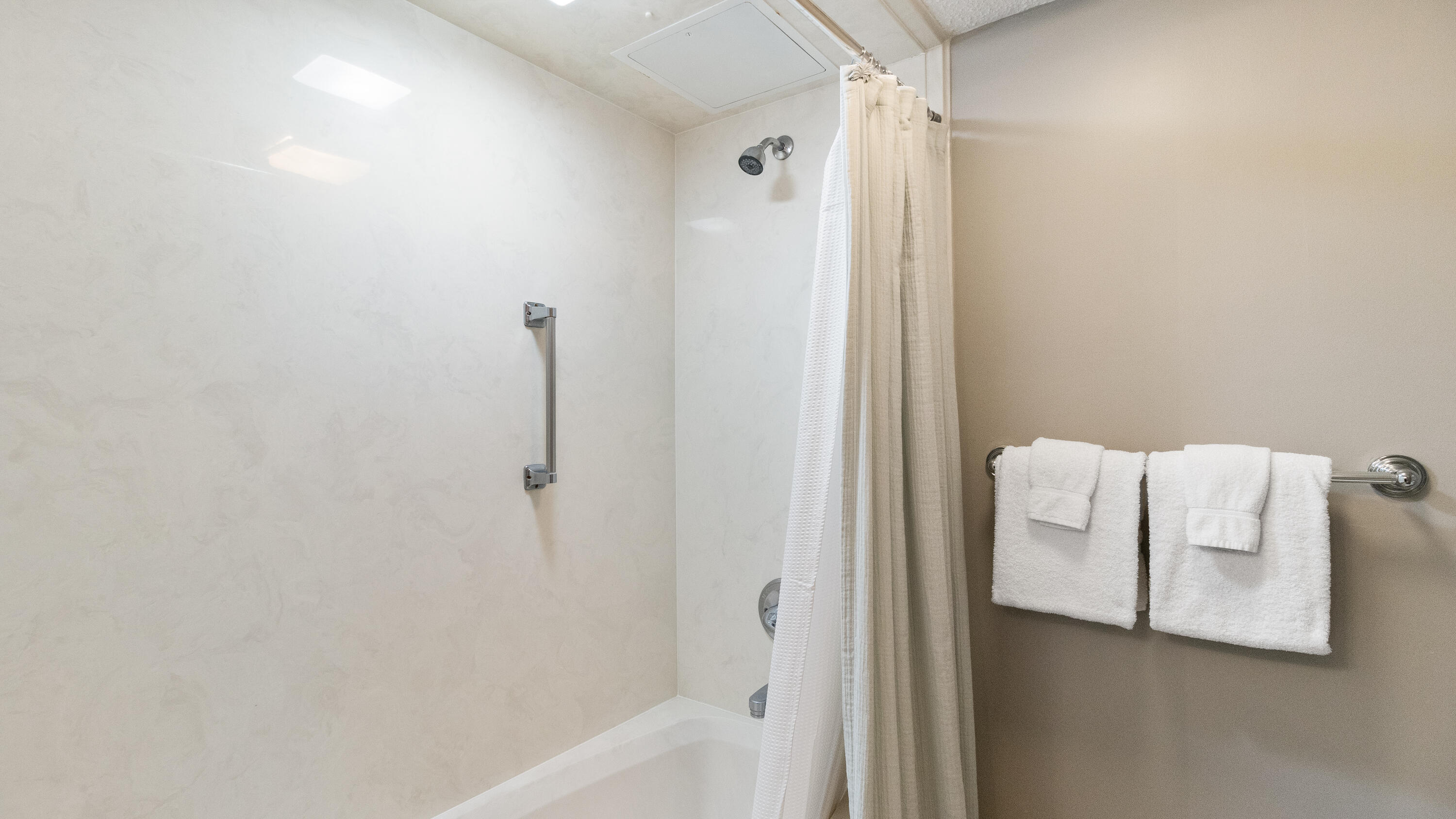 JETTY EAST CONDO - Residential