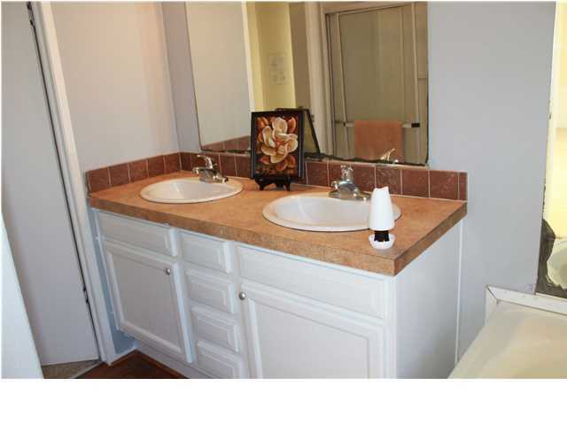 AUTUMN HEIGHTS - Residential