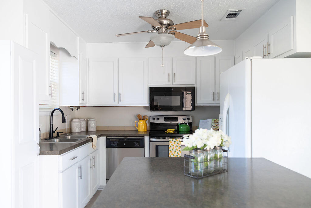 PINE MEADOWS 2ND ADDN - Residential