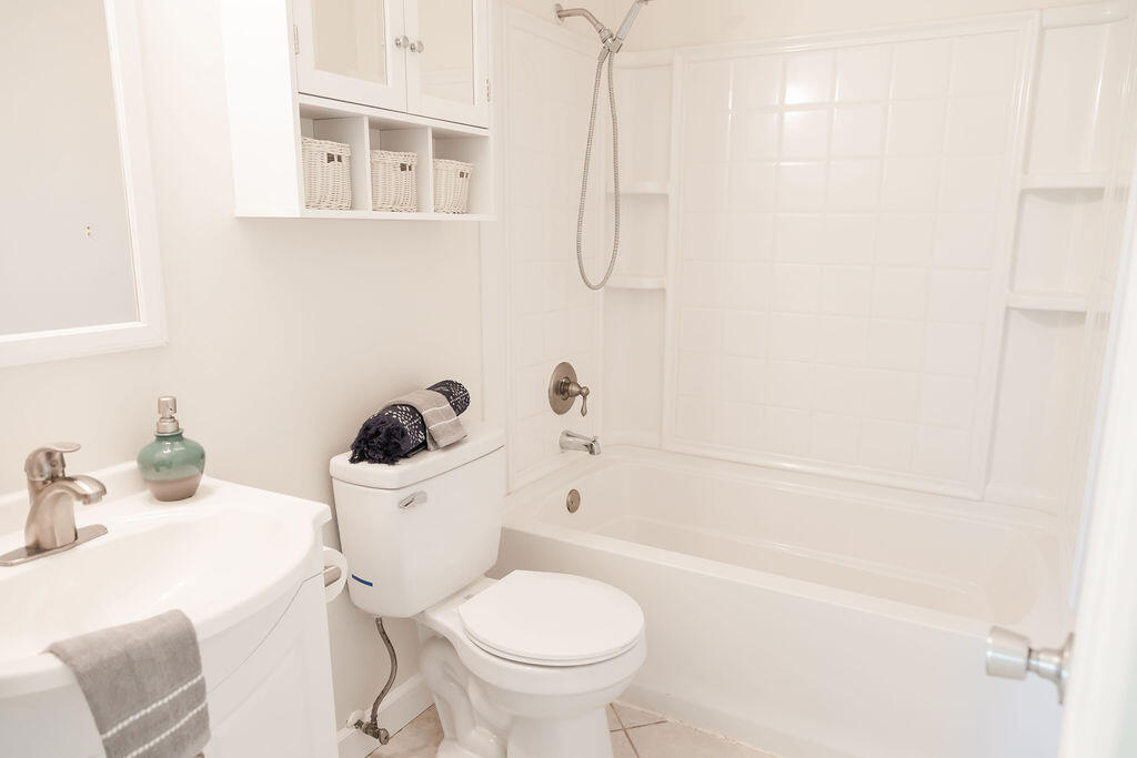 PINE MEADOWS 2ND ADDN - Residential