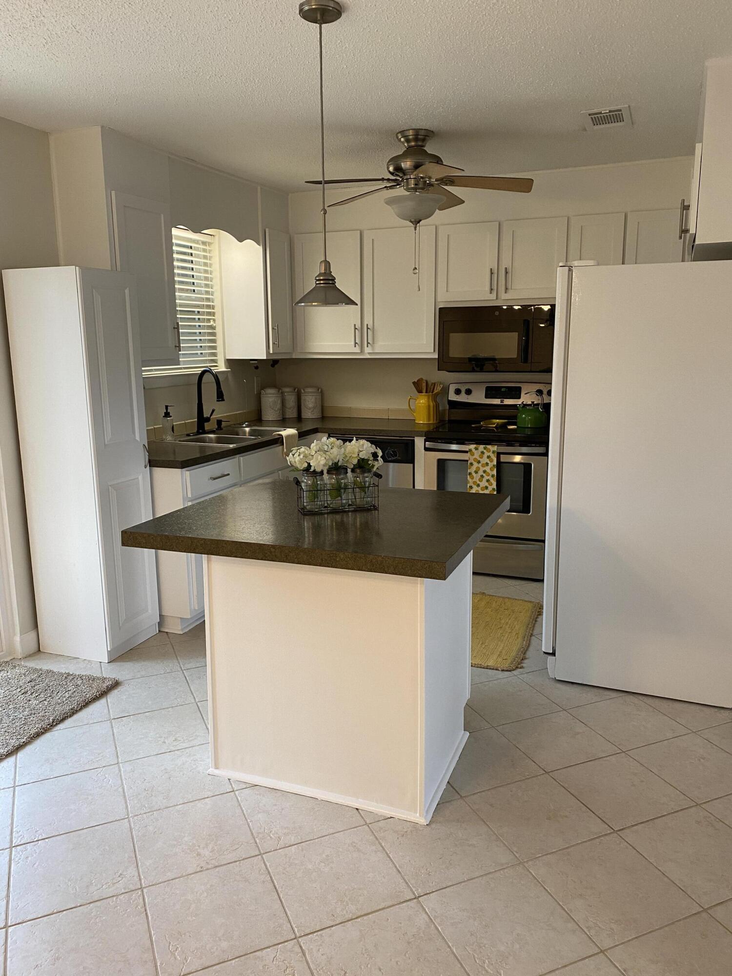 PINE MEADOWS 2ND ADDN - Residential