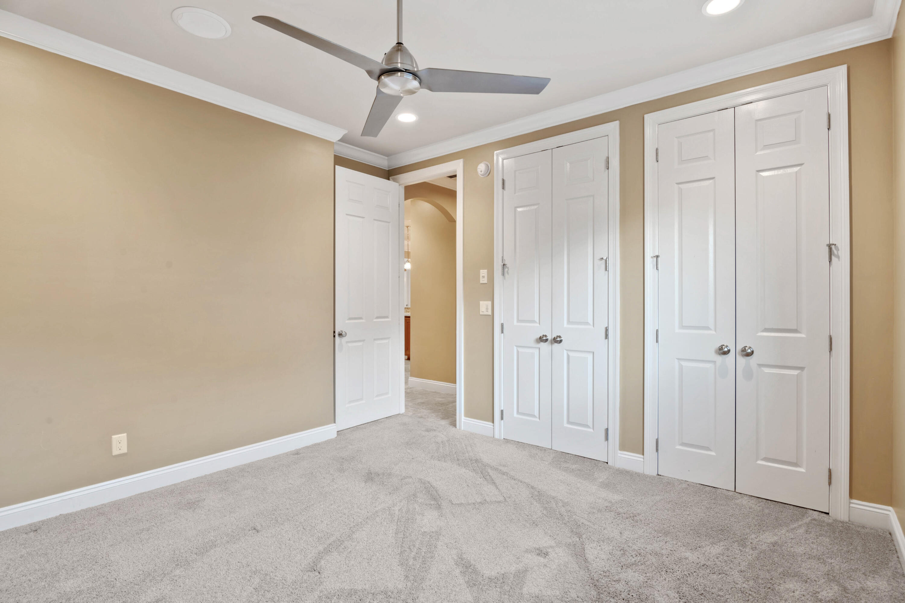 Eisenhower Circle - Residential