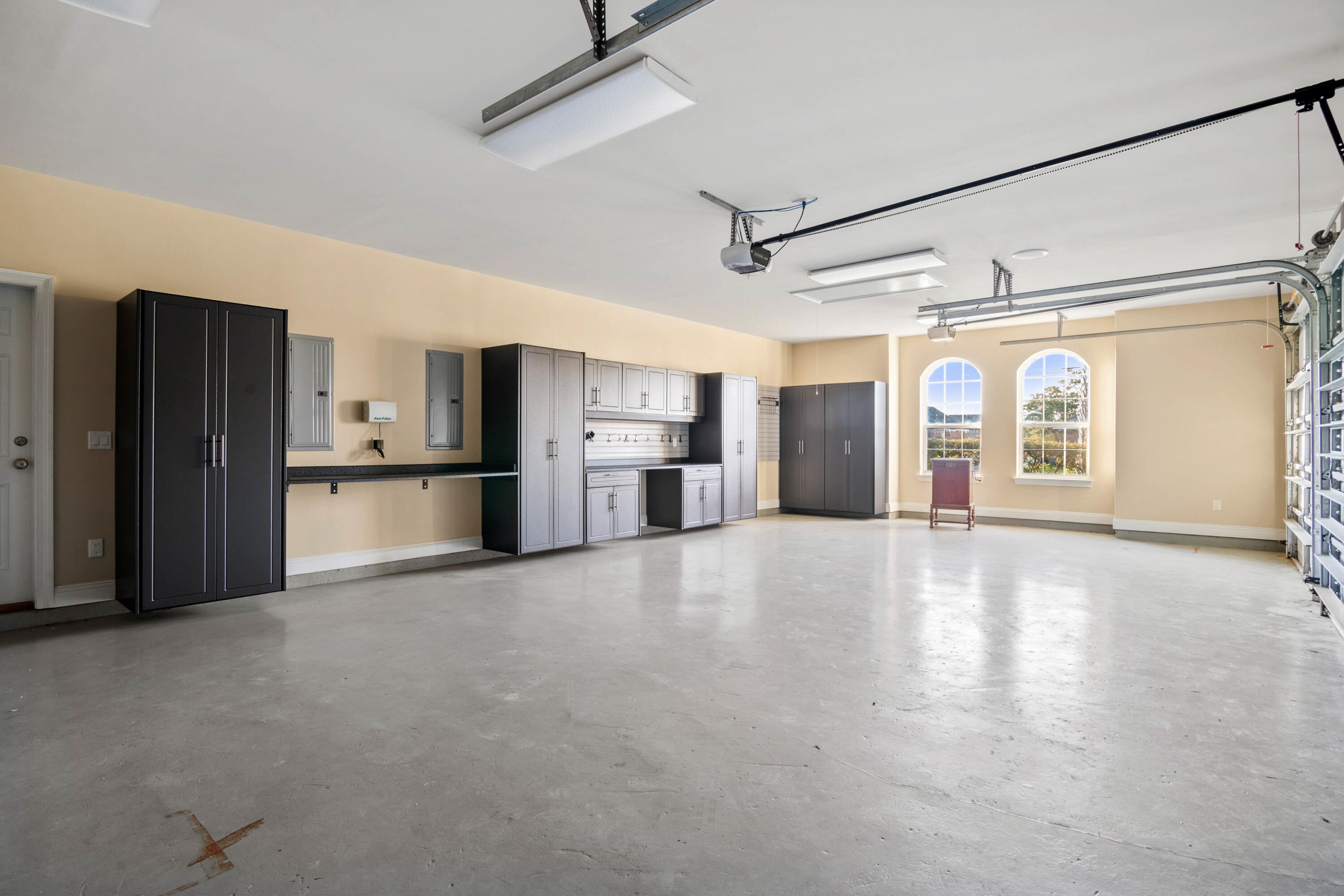 Eisenhower Circle - Residential