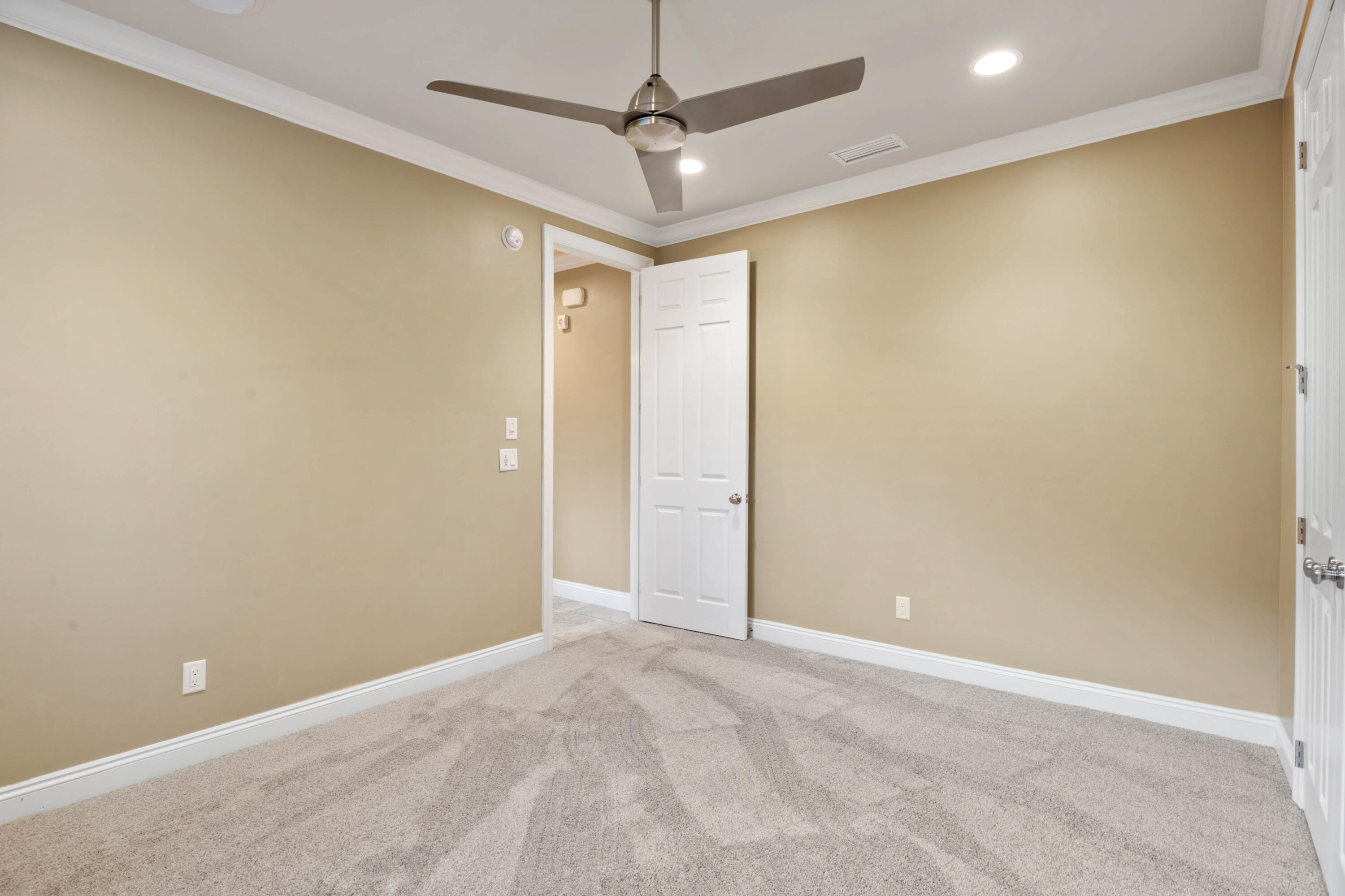 Eisenhower Circle - Residential