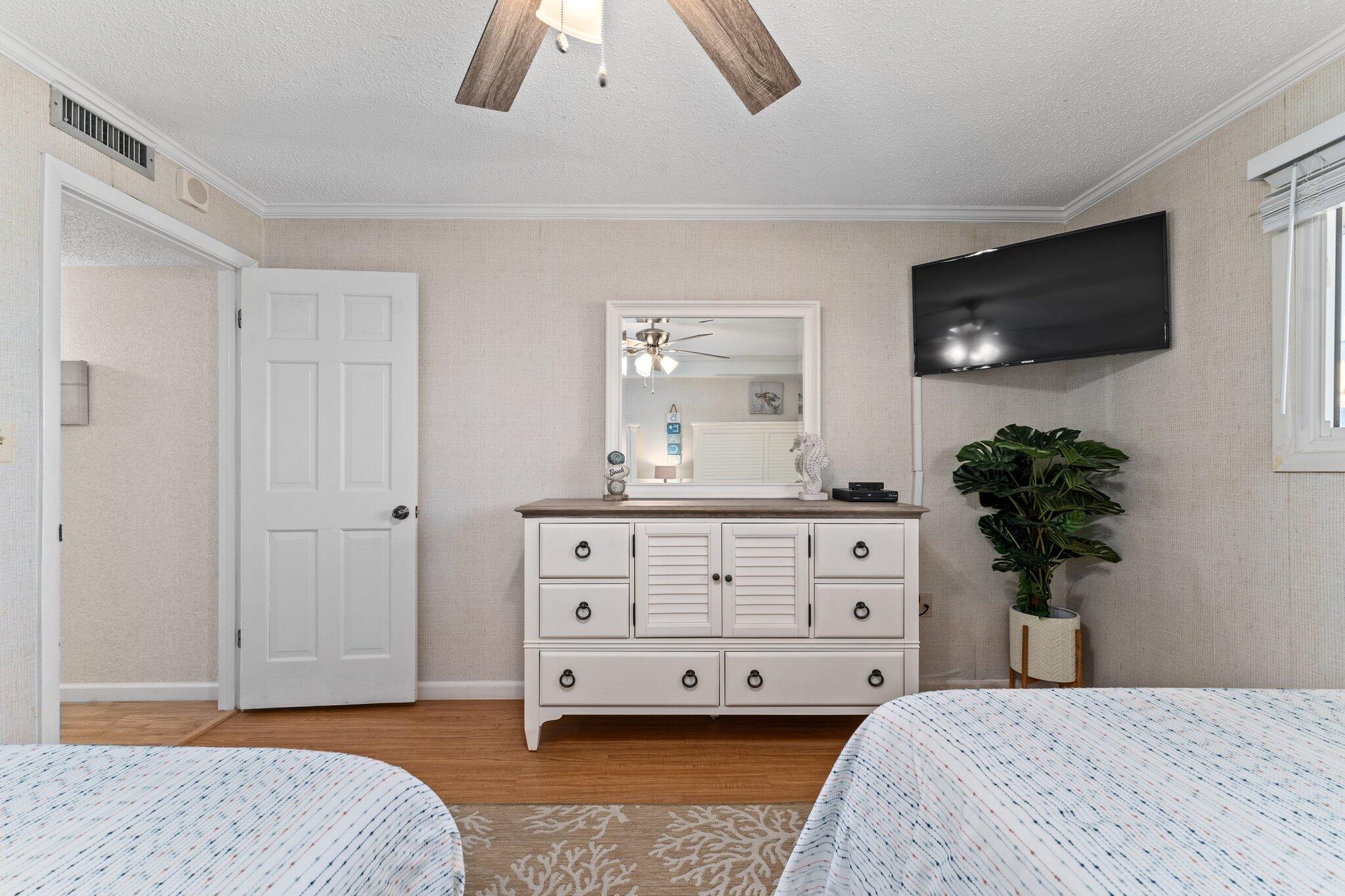 REGENCY TOWERS - Residential