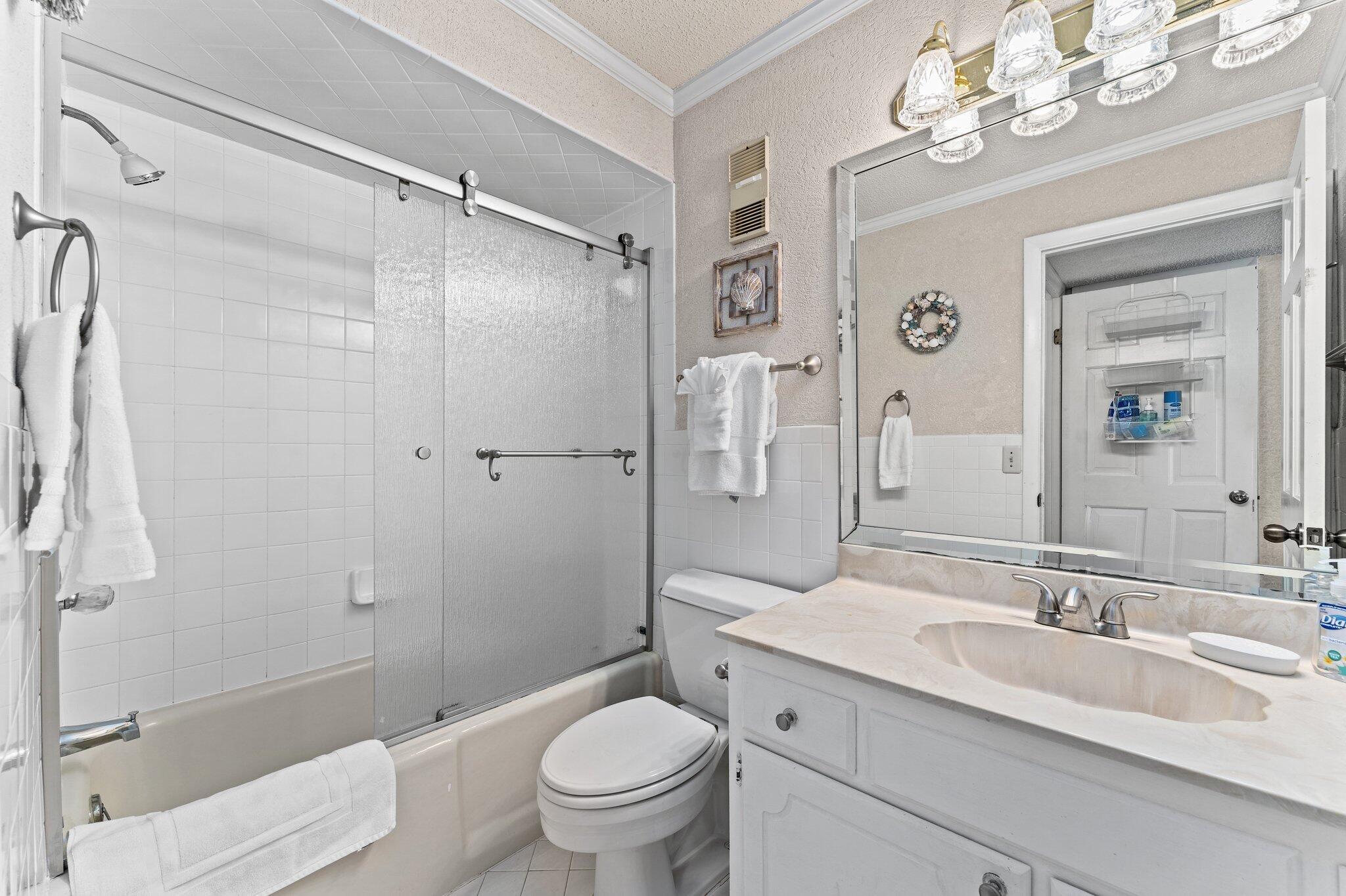 REGENCY TOWERS - Residential