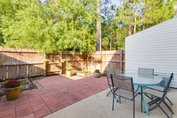 DOMENICAS COVE T/H - Residential Lease